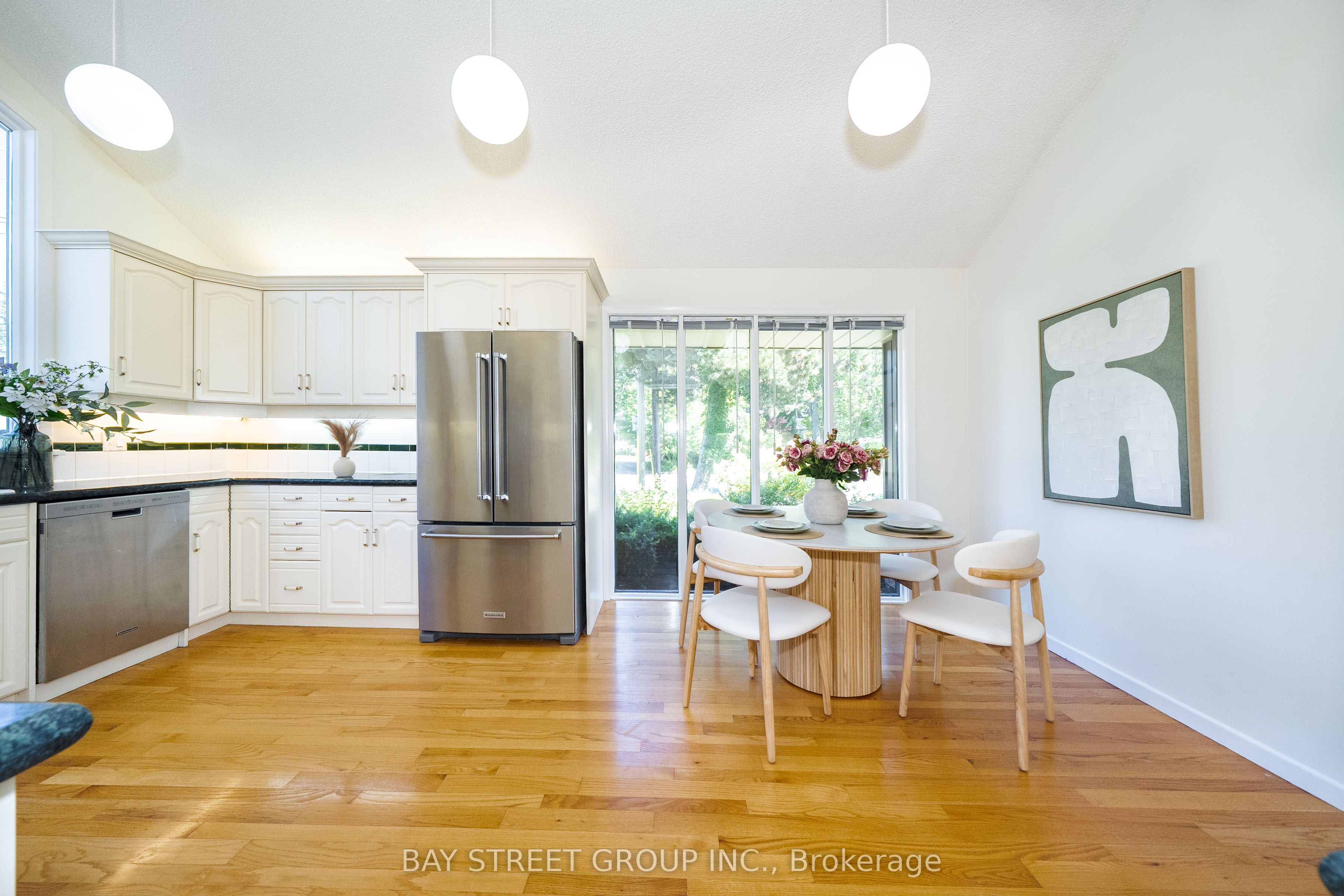 441 Guildwood Parkway Property Photo 9