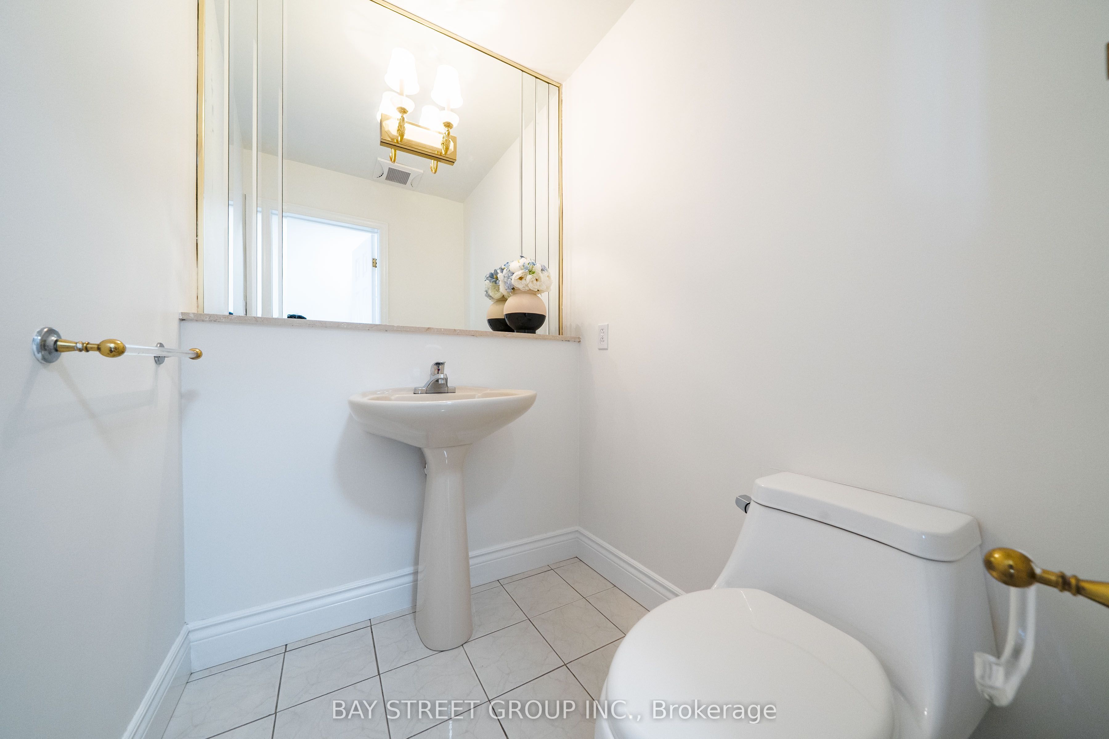 441 Guildwood Parkway Property Photo 18