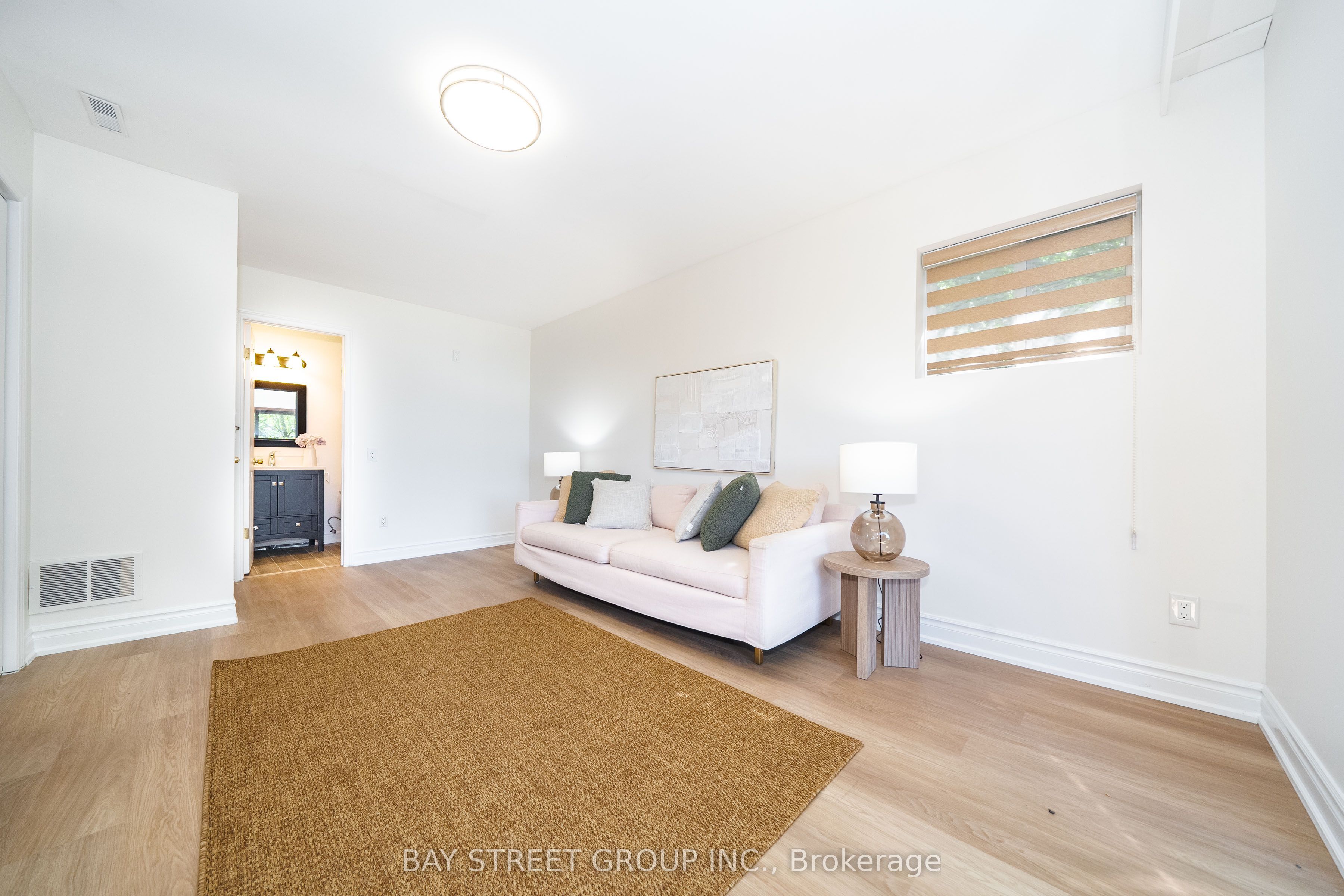 441 Guildwood Parkway Property Photo 21