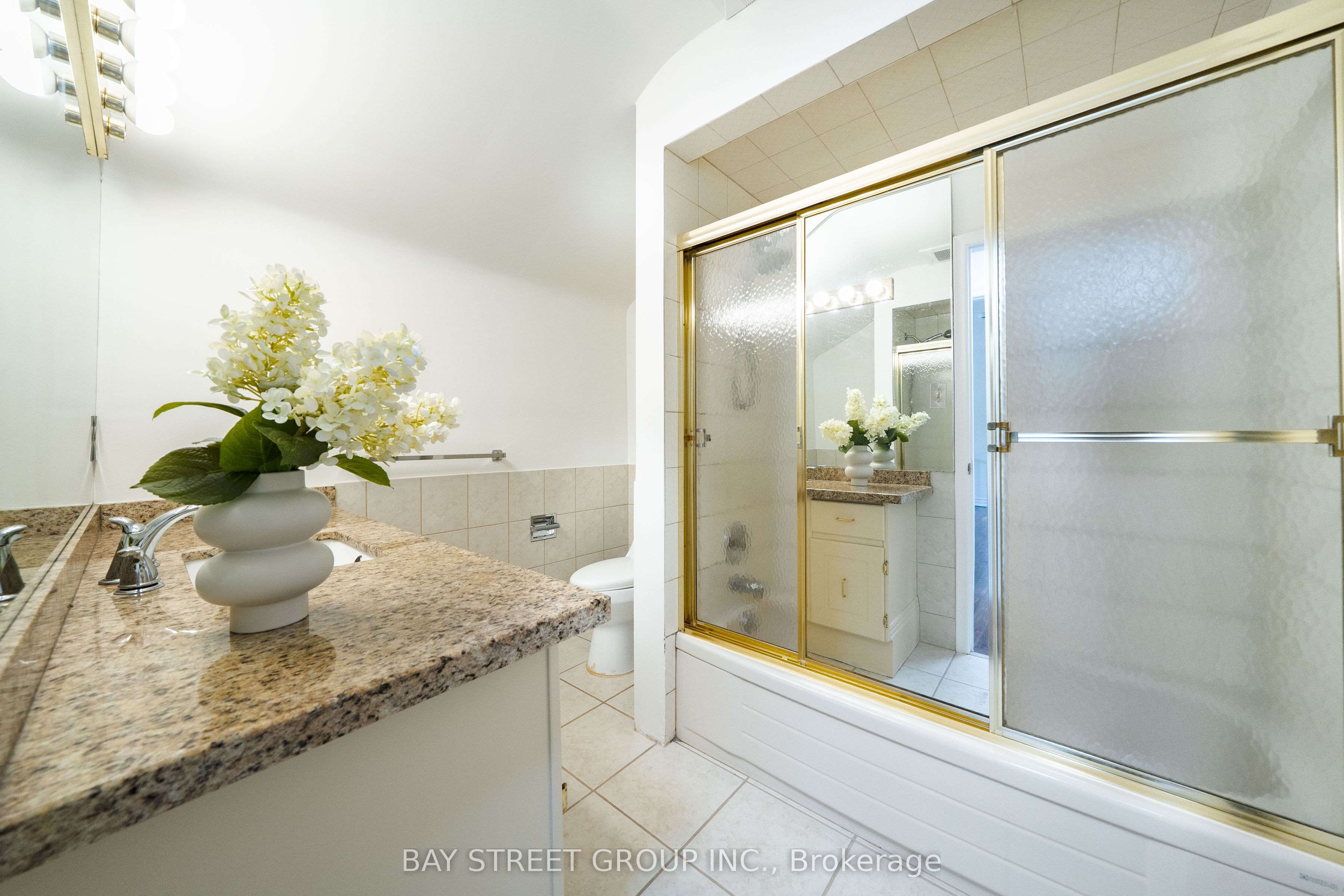 441 Guildwood Parkway Property Photo 24