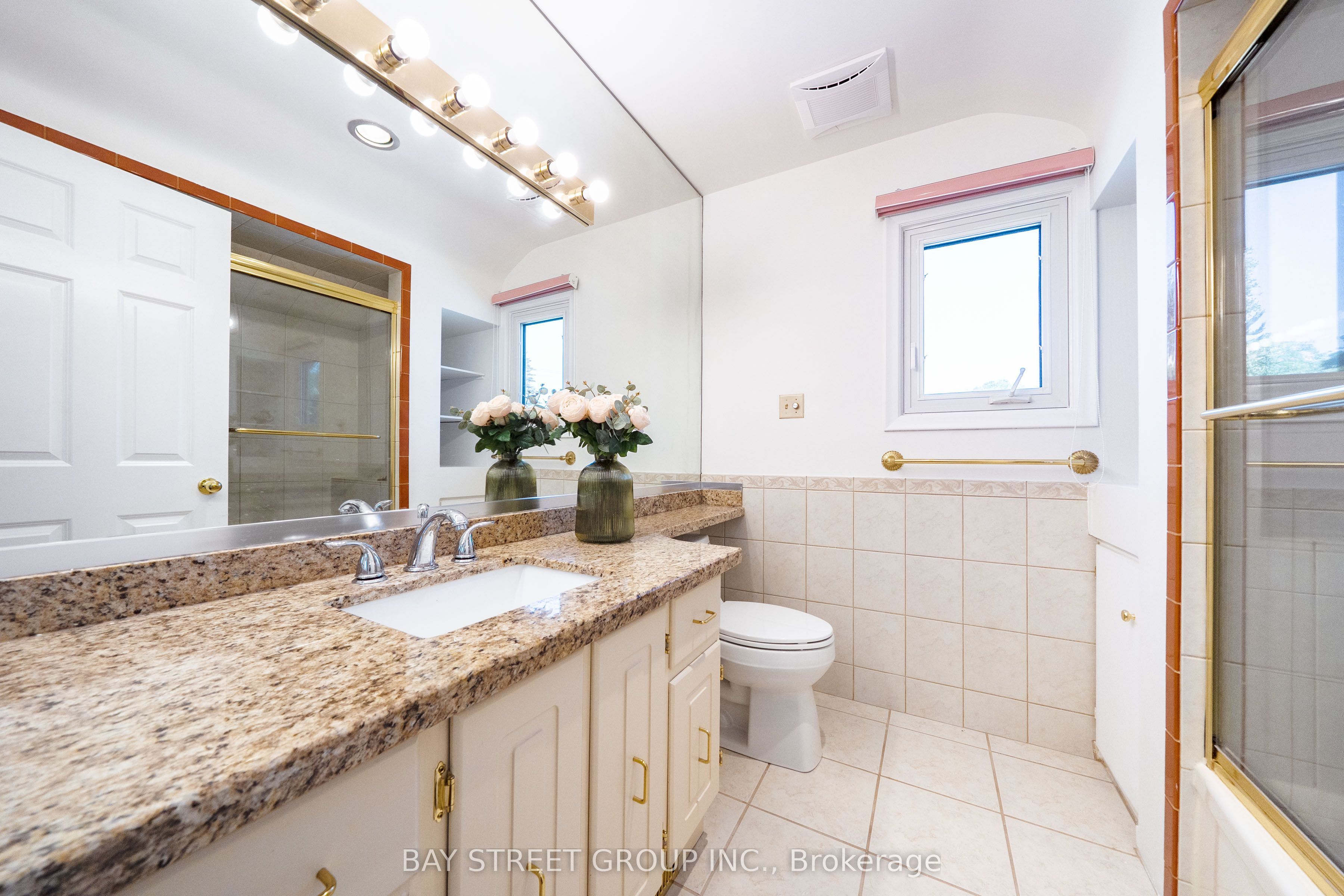 441 Guildwood Parkway Property Photo 32