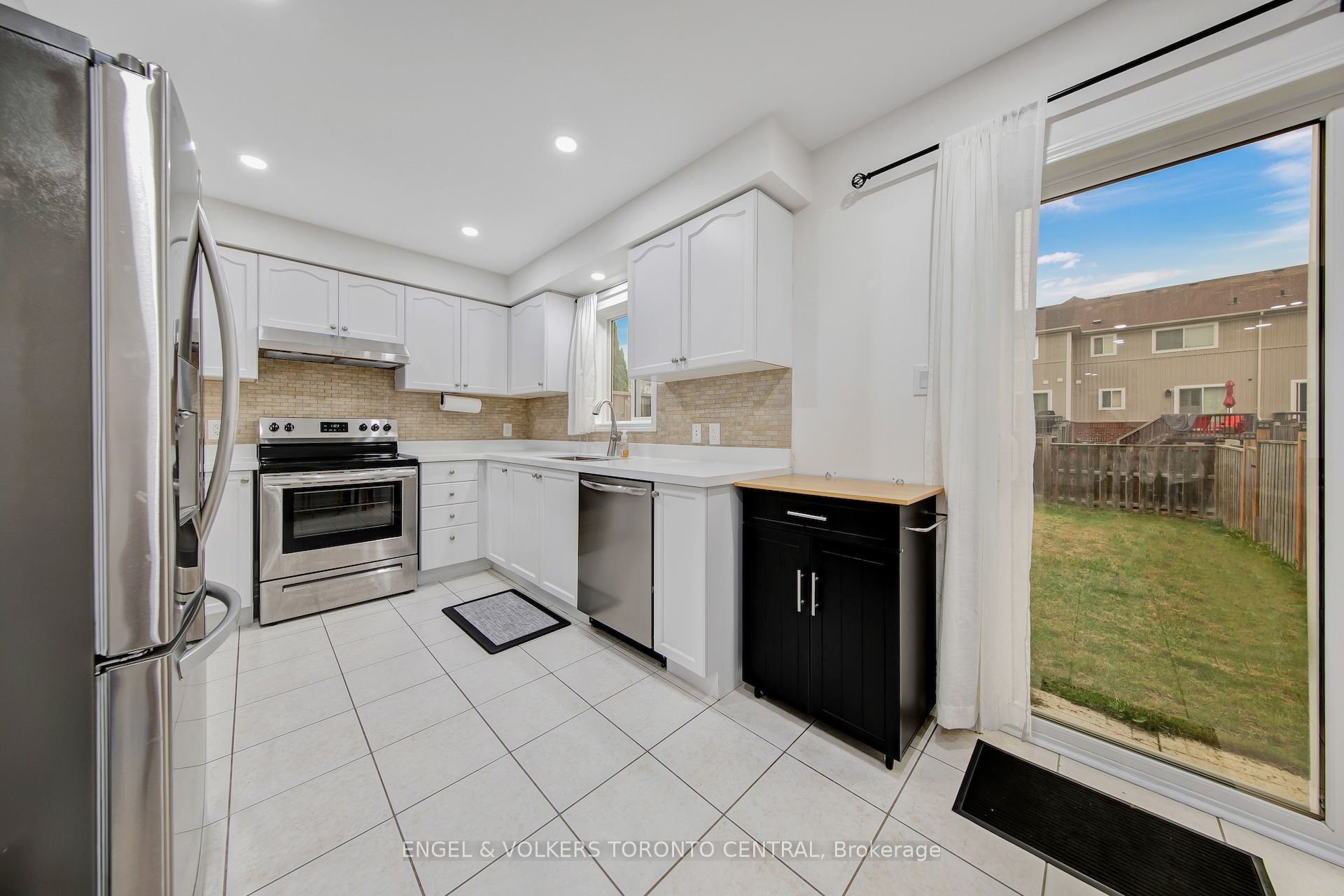 1511 Glenbourne Drive Property Photo 5