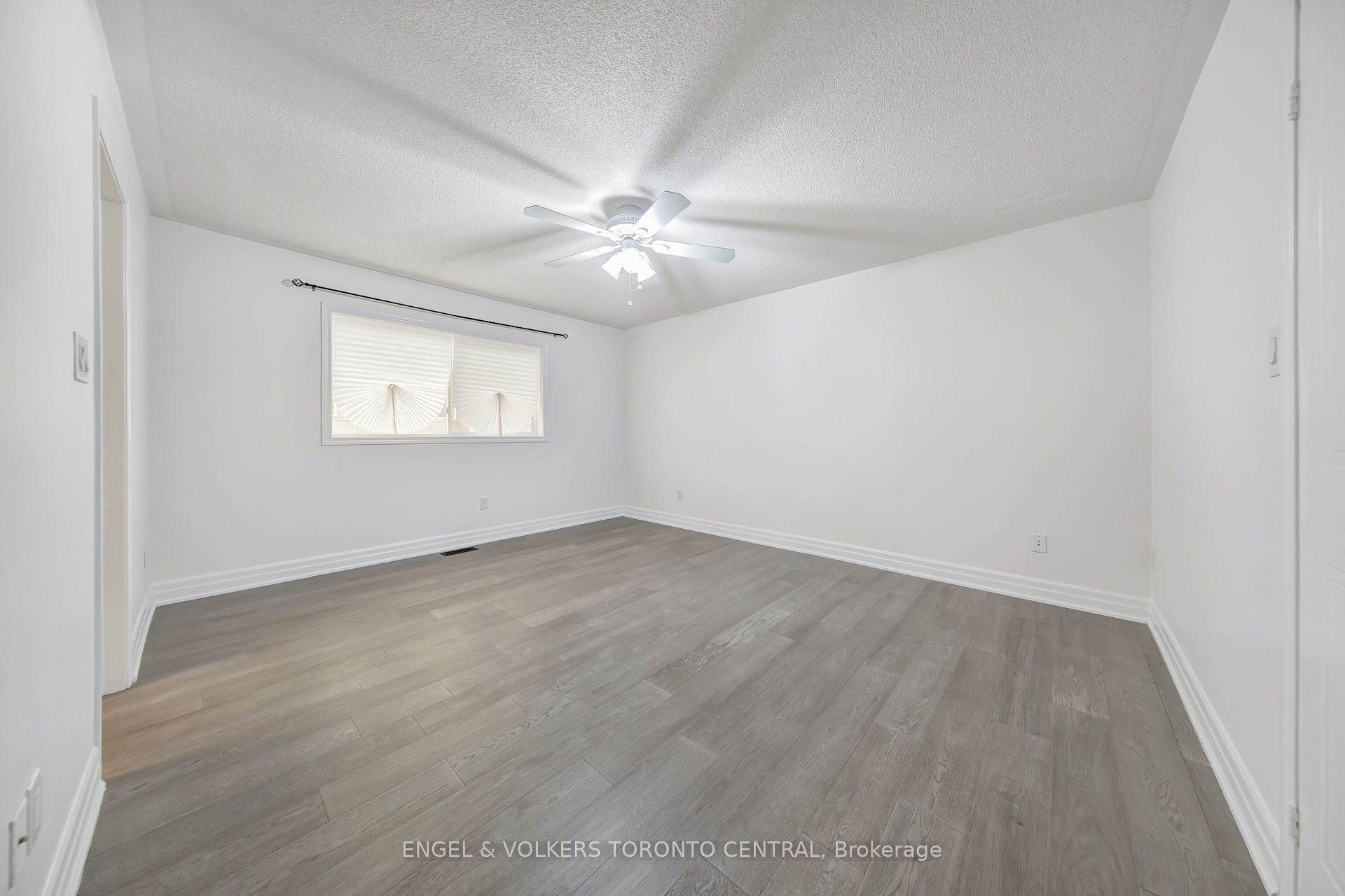 1511 Glenbourne Drive Property Photo 9