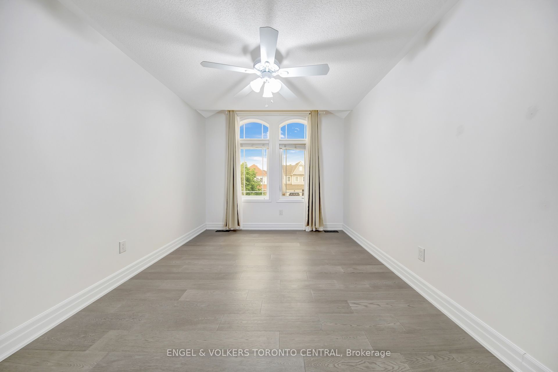 1511 Glenbourne Drive Property Photo 14
