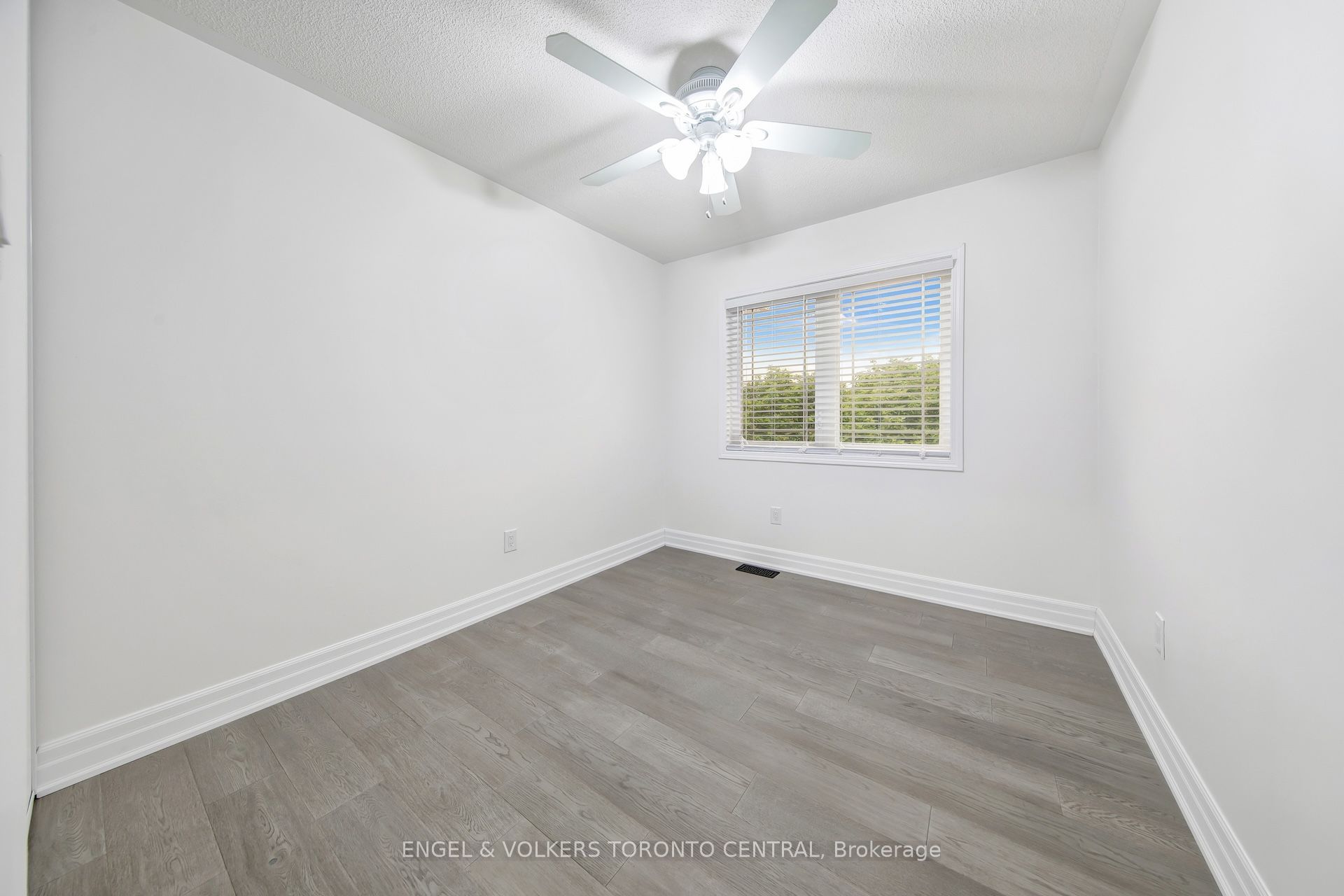 1511 Glenbourne Drive Property Photo 17
