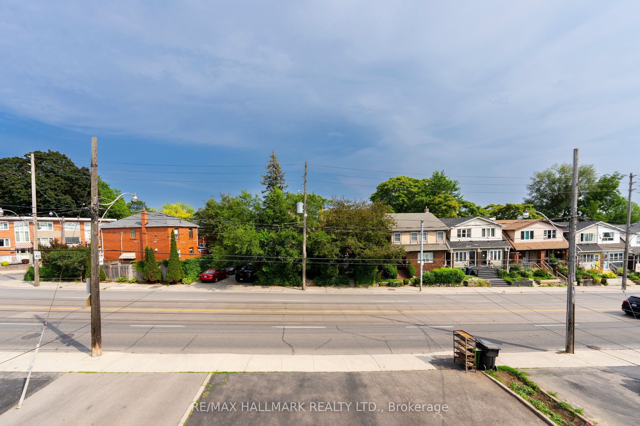 402 Kingston Road Upper / 2nd Property Photo 10