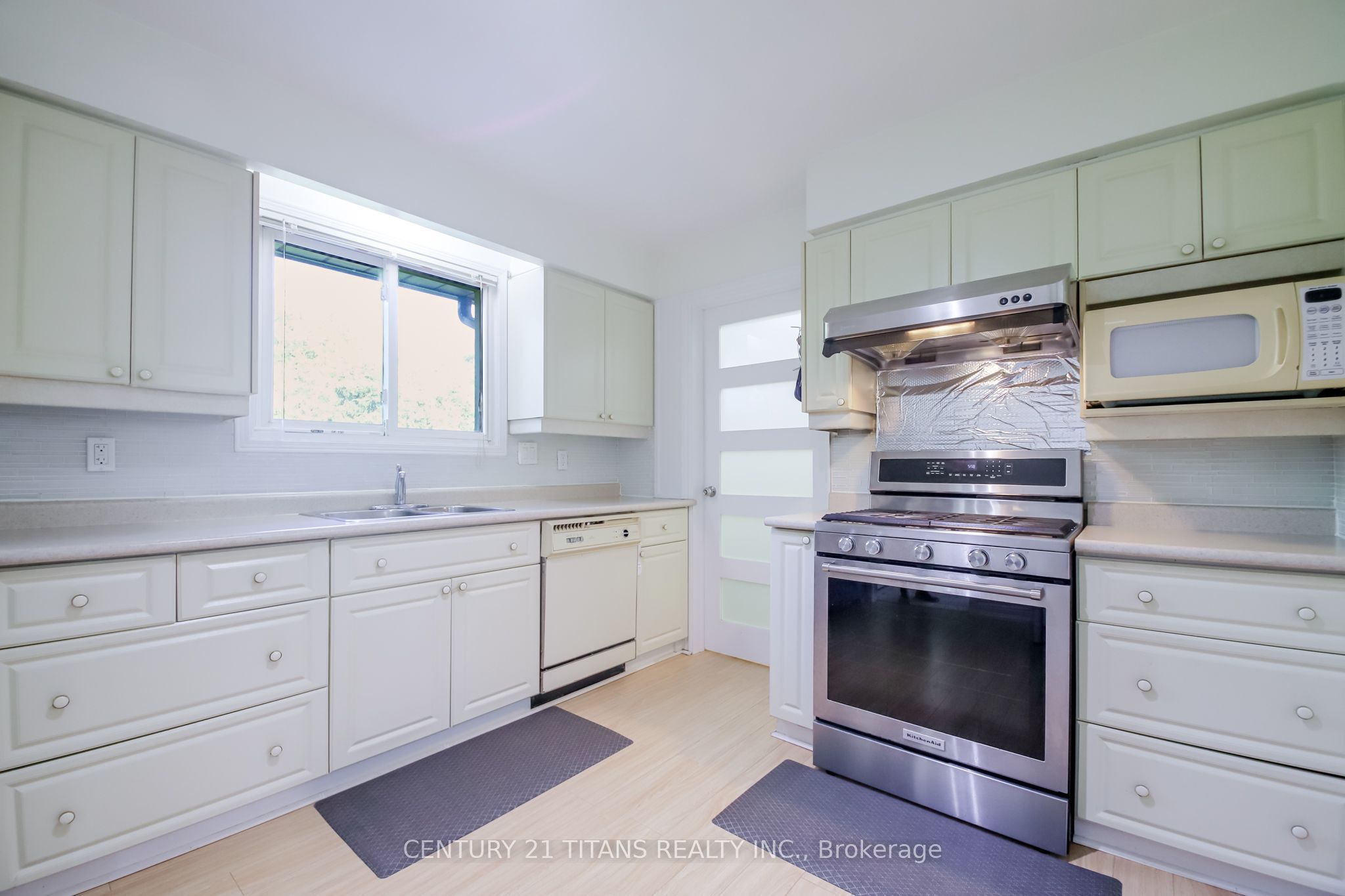 9 Minos Crescent Property Photo 13
