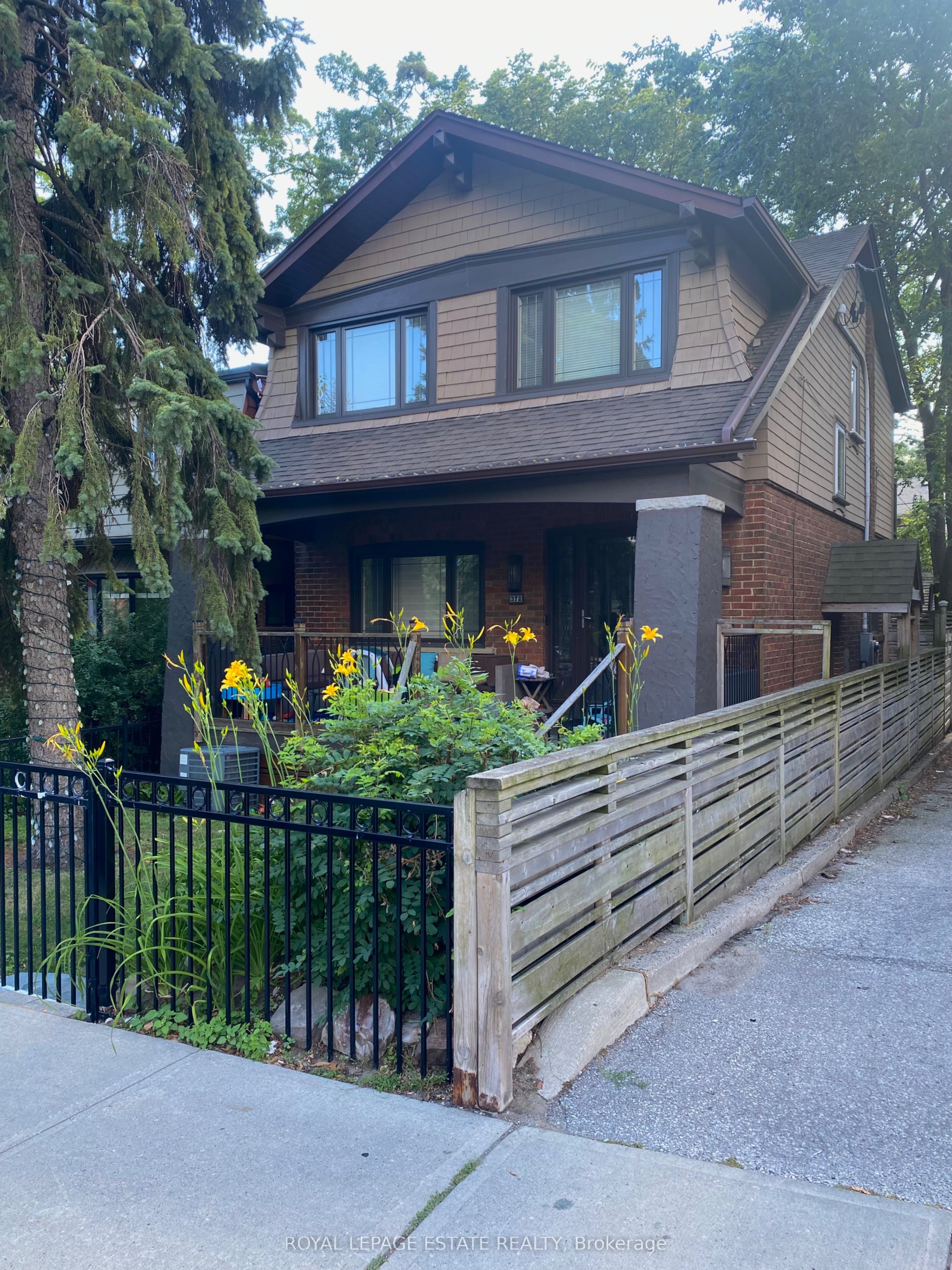 372 Victoria Park Avenue Property Photo 1