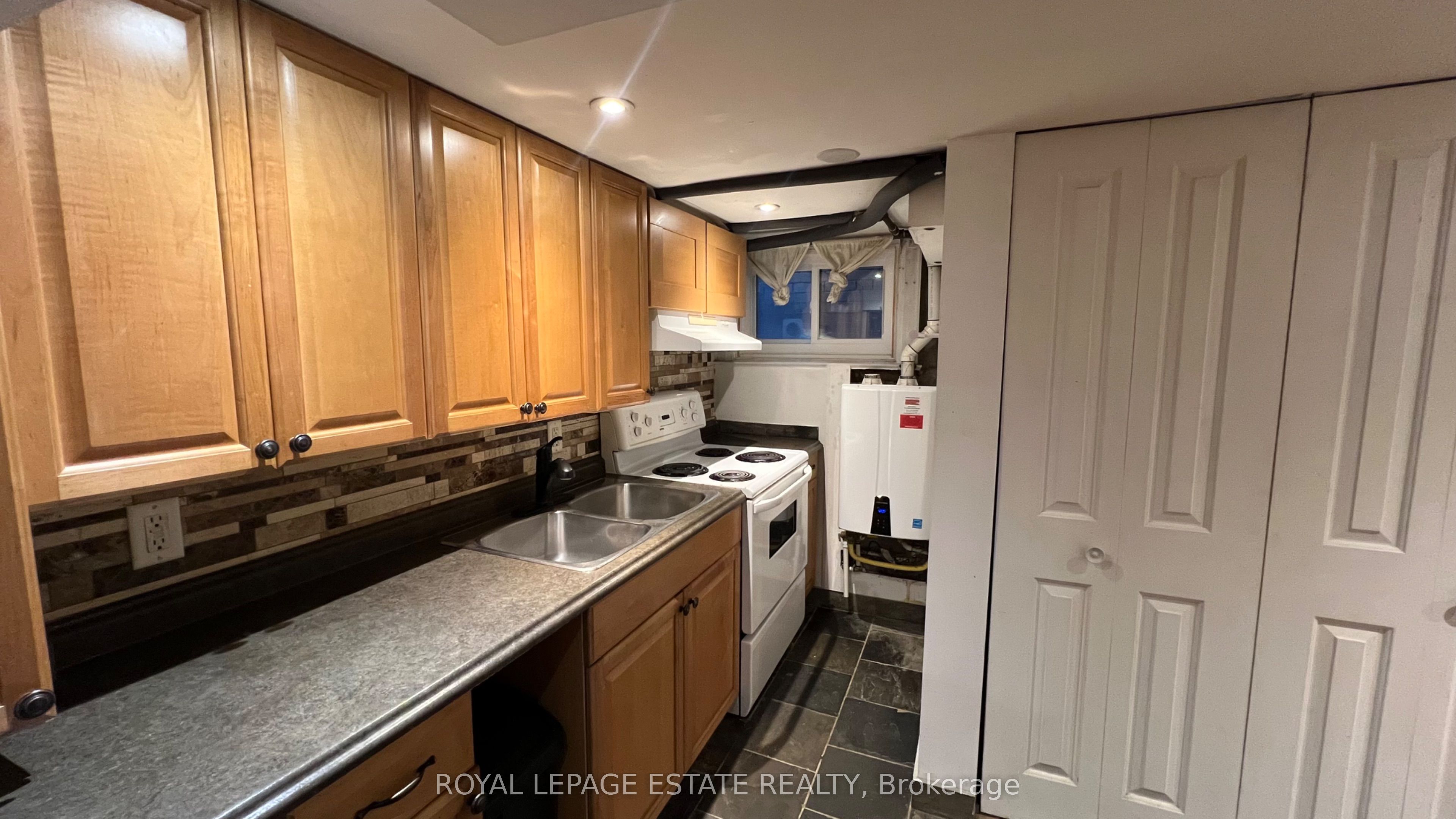 372 Victoria Park Avenue Property Photo 5