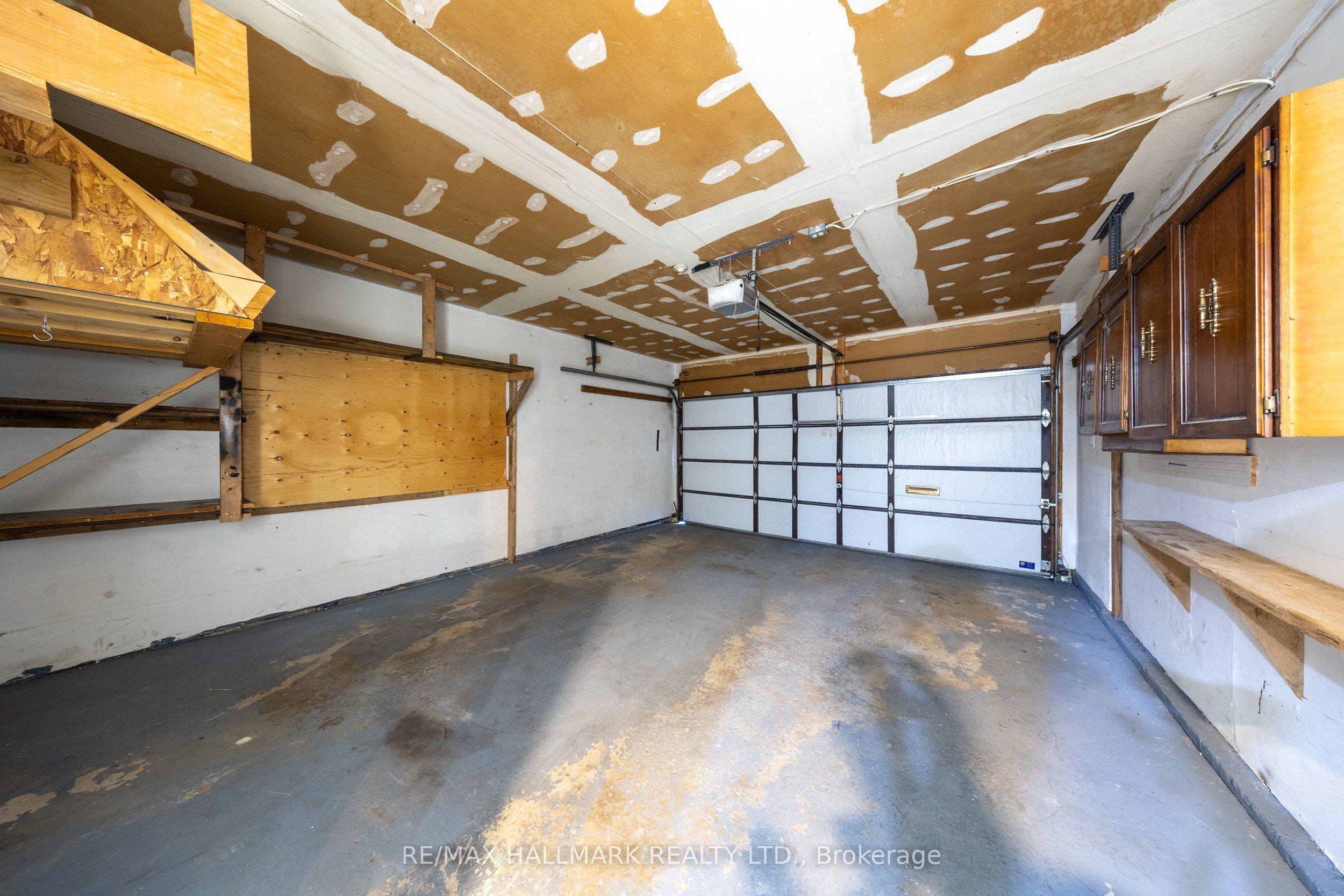 109 Thickson Road S Property Photo 21