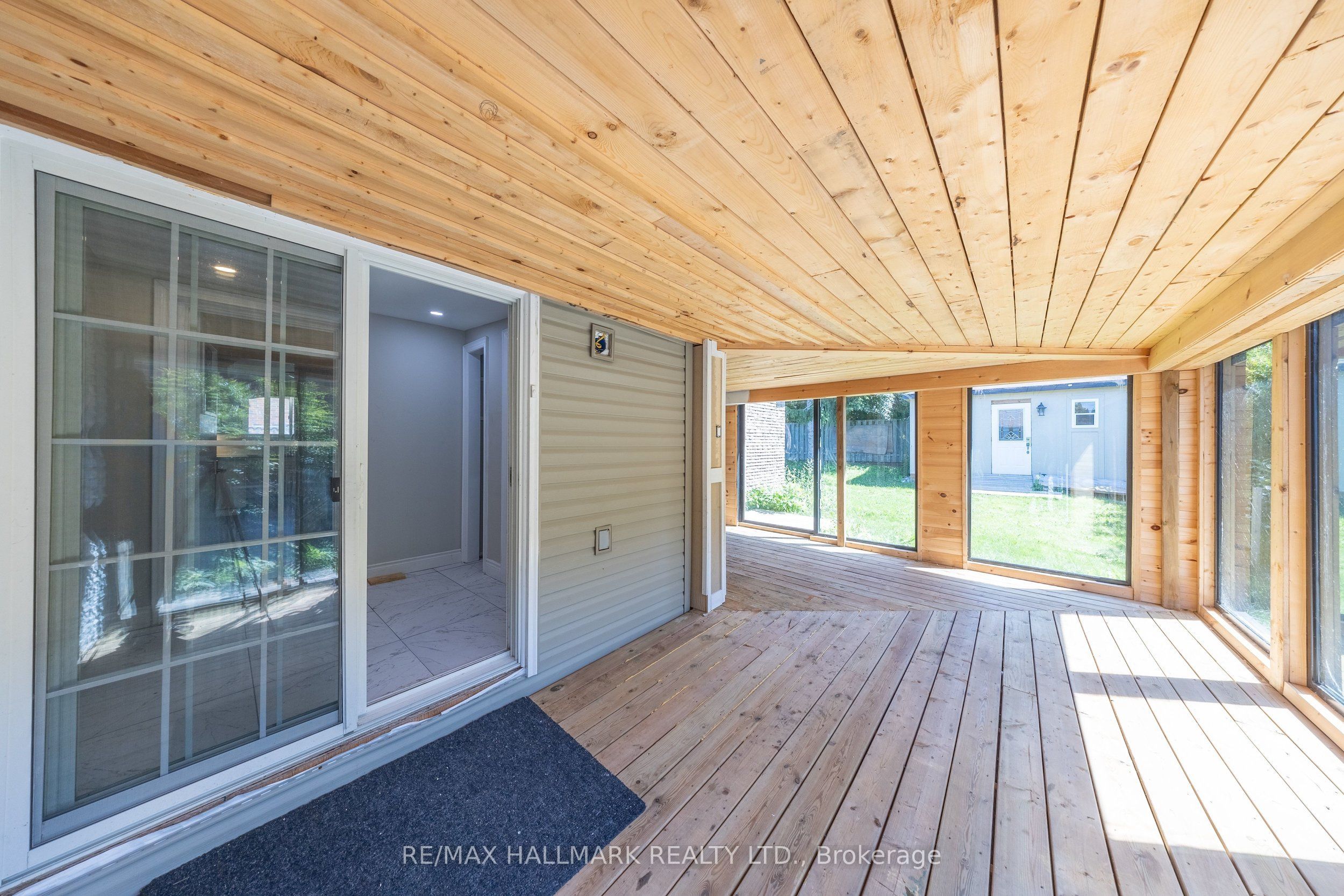 109 Thickson Road S Property Photo 22