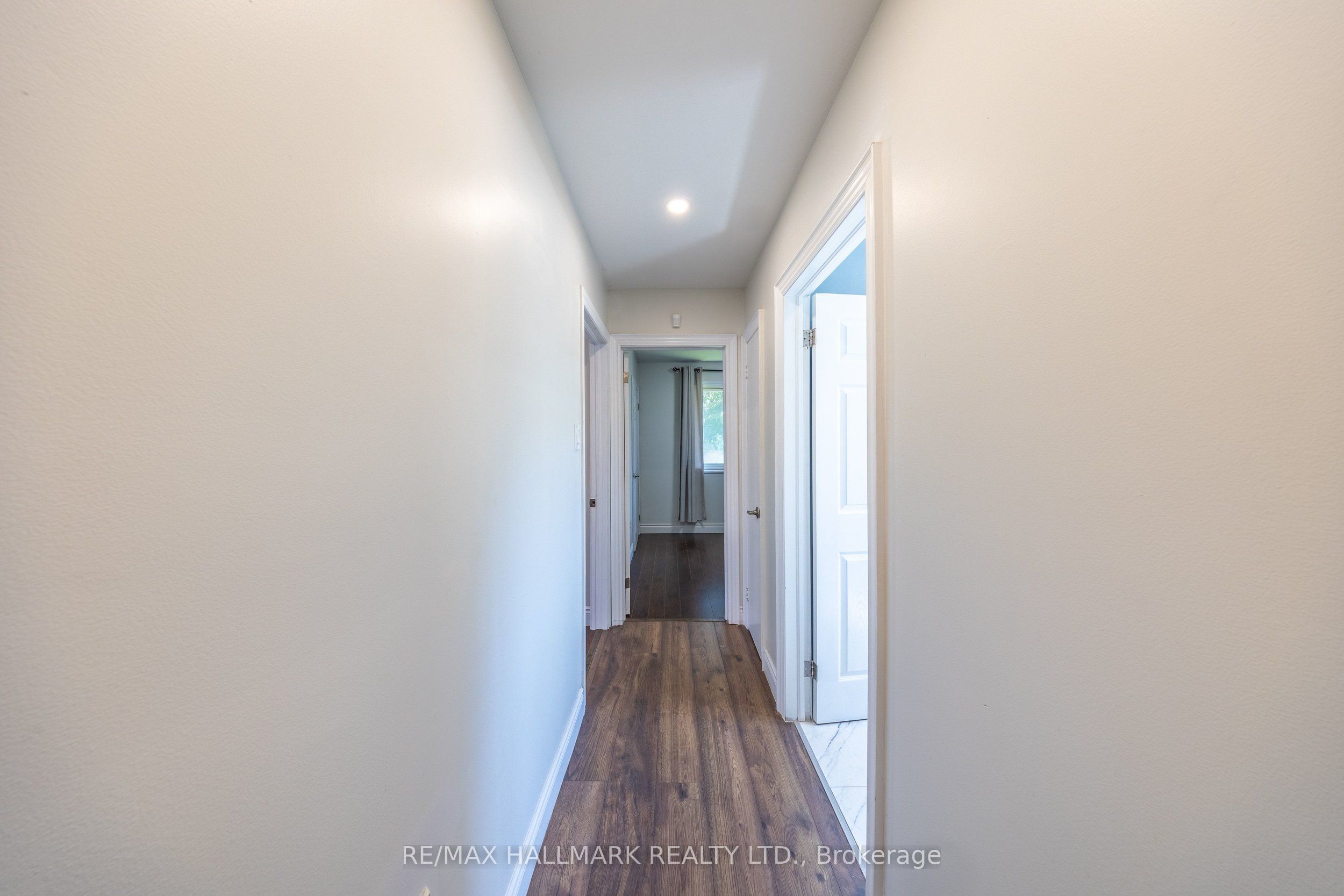 109 Thickson Road S Property Photo 27
