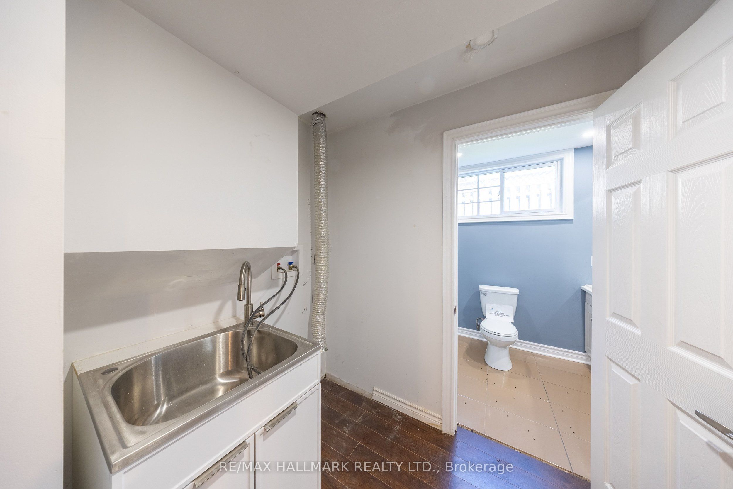 109 Thickson Road S Property Photo 37