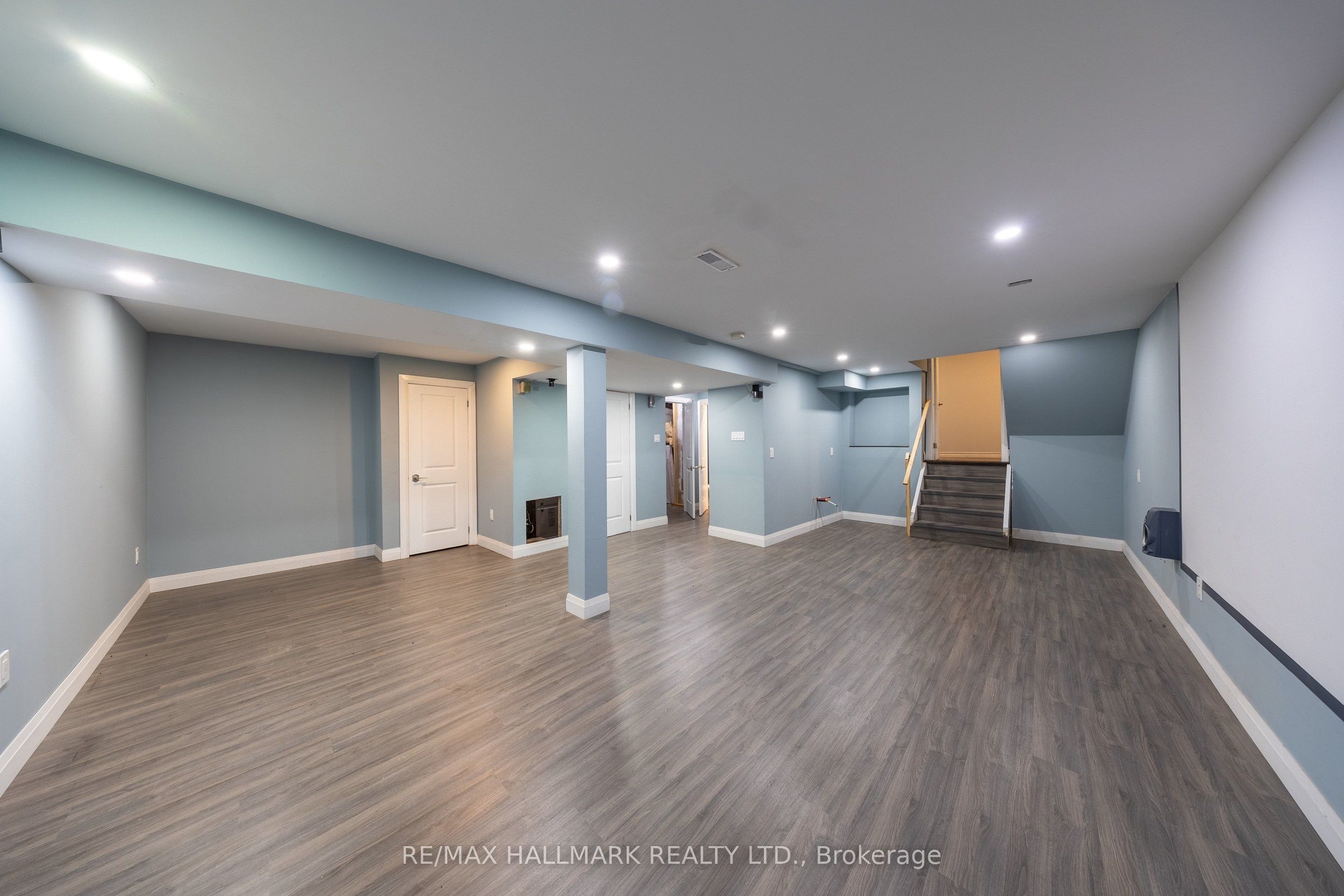 109 Thickson Road S Property Photo 43
