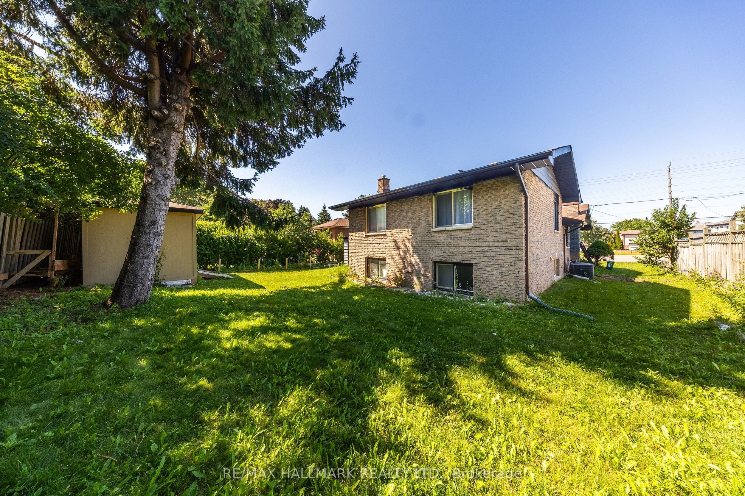 109 Thickson Road S Property Photo 48