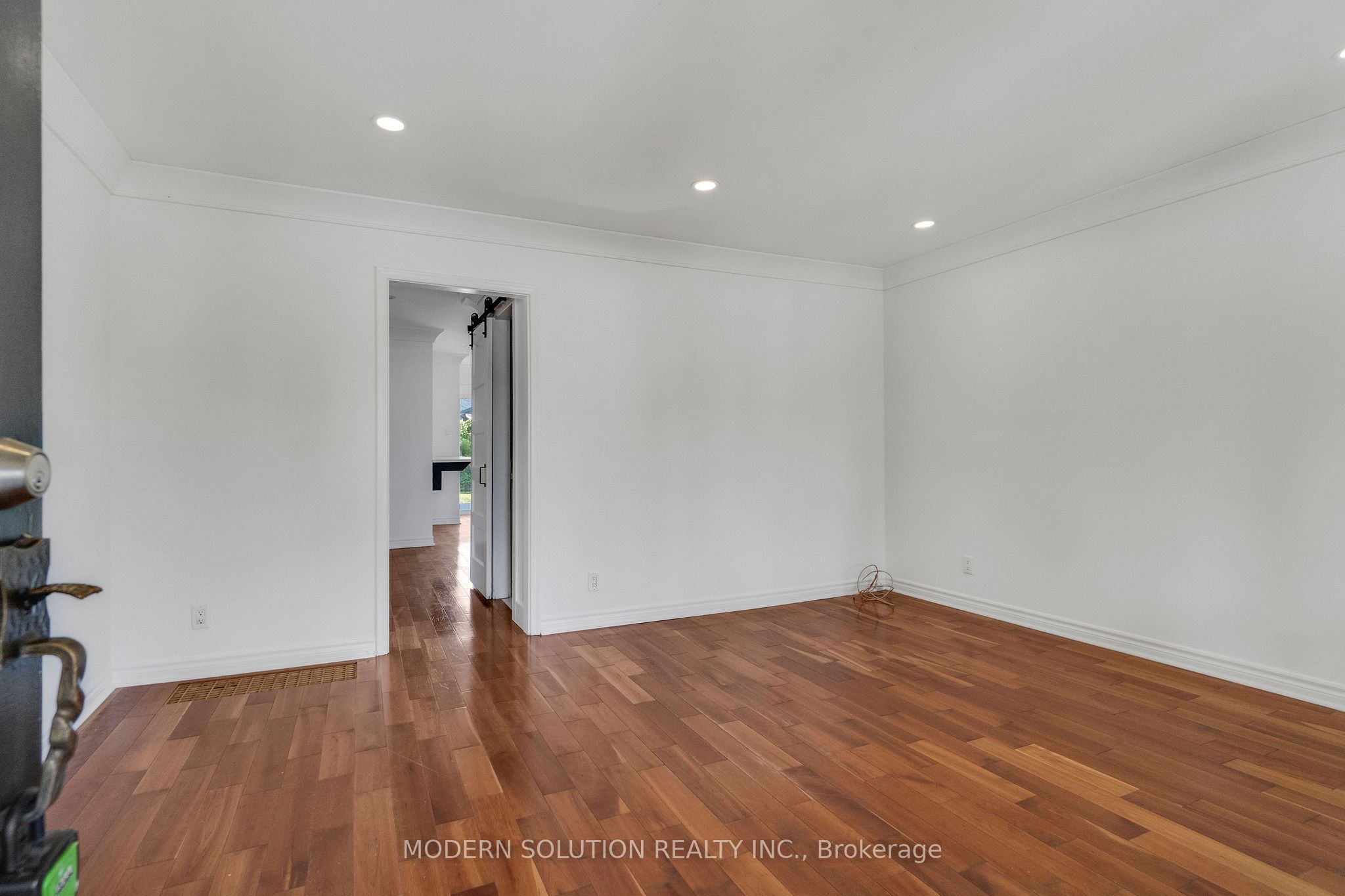 31 Elm Street Property Photo 9