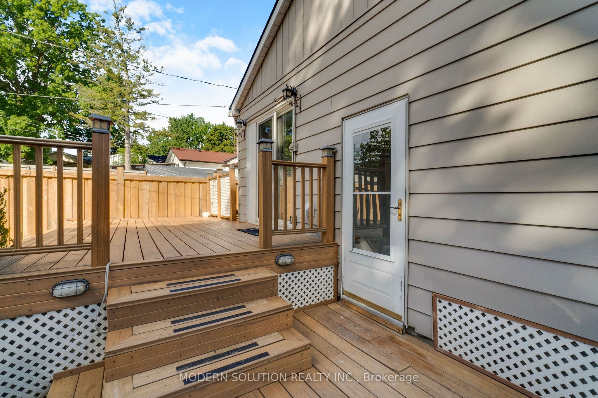 31 Elm Street Property Photo 24