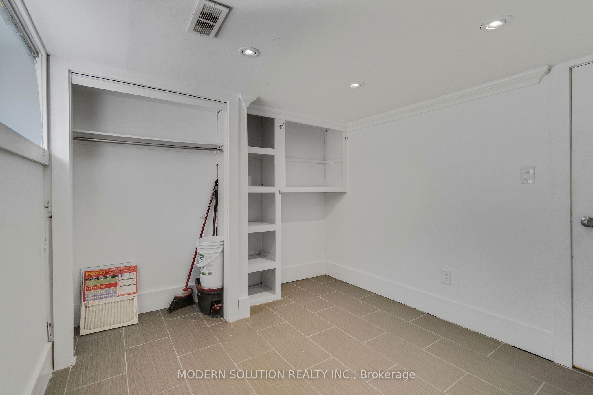 31 Elm Street Property Photo 30