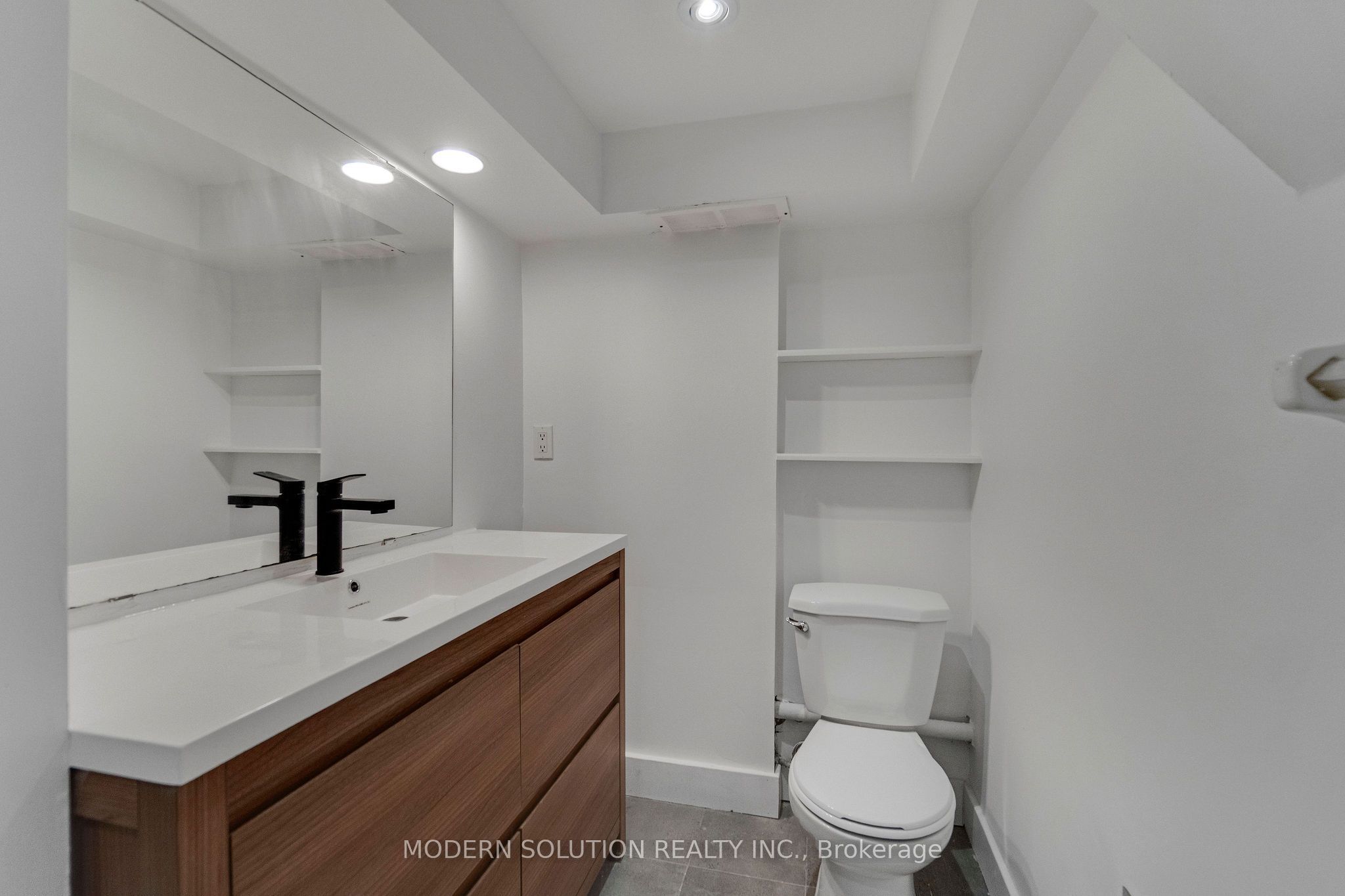 31 Elm Street Property Photo 32