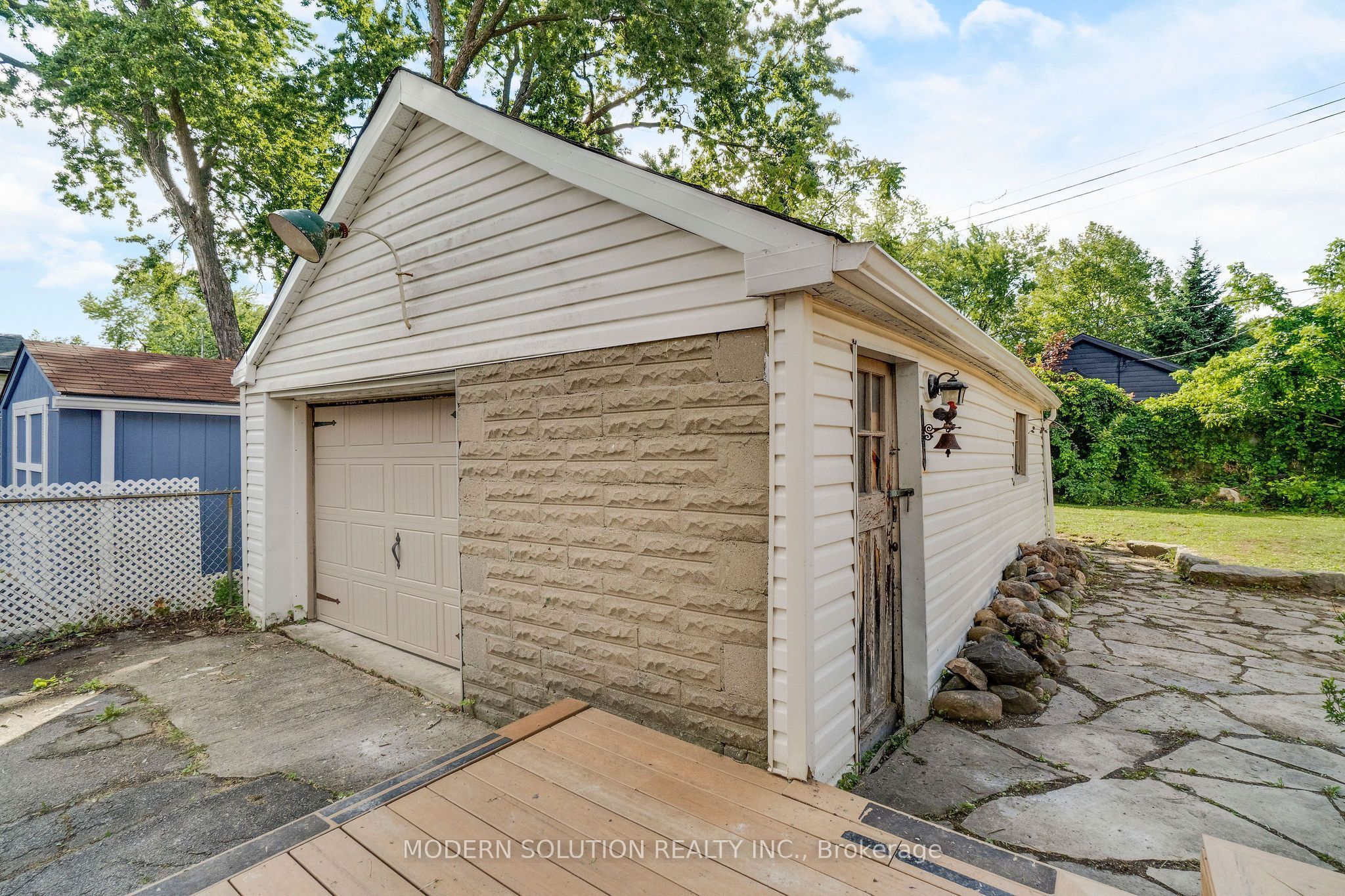 31 Elm Street Property Photo 40