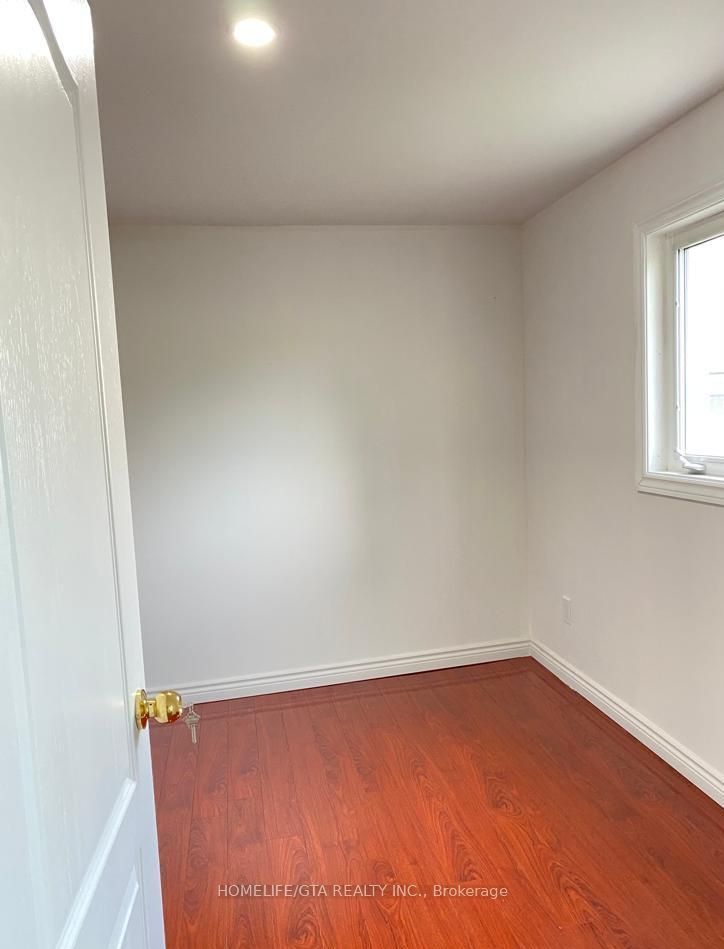92 Todhunter Crescent Basement Property Photo 3