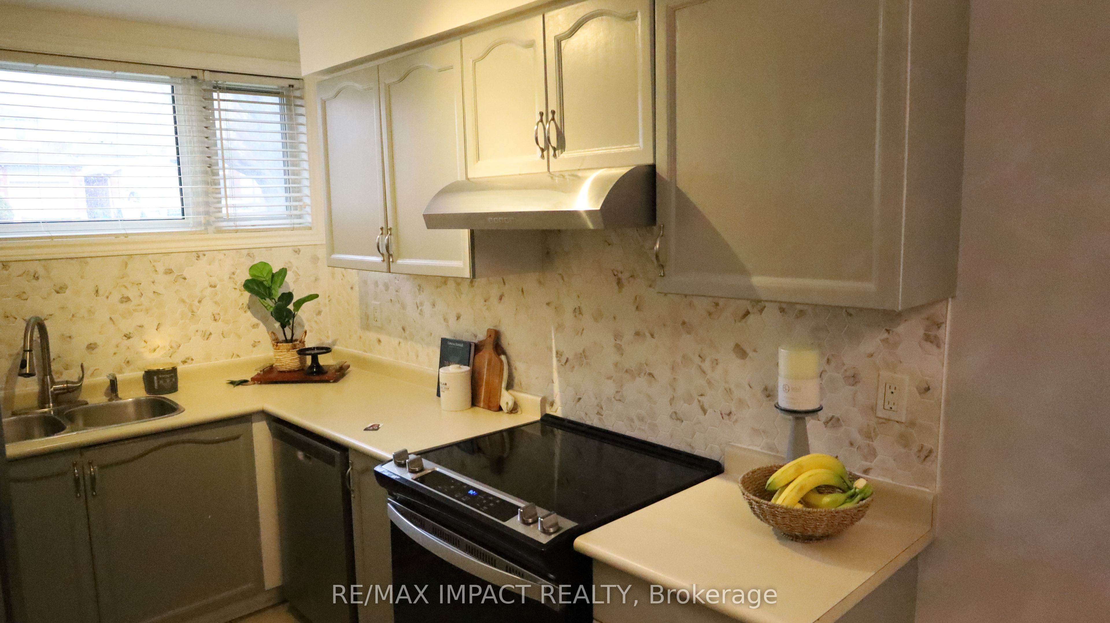 11 Fenwick Avenue Property Photo 9