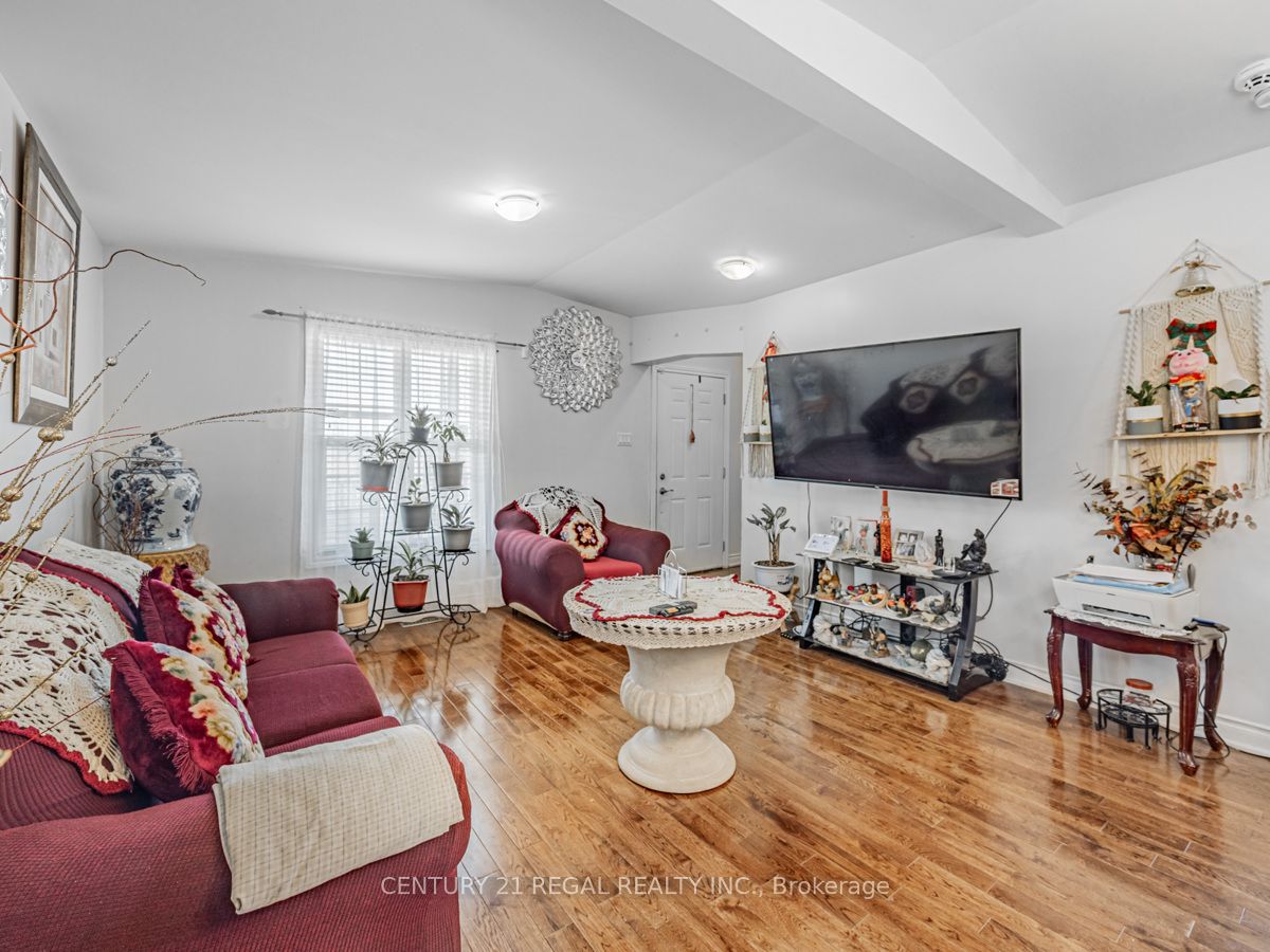 160 Bruce Street Property Photo 7