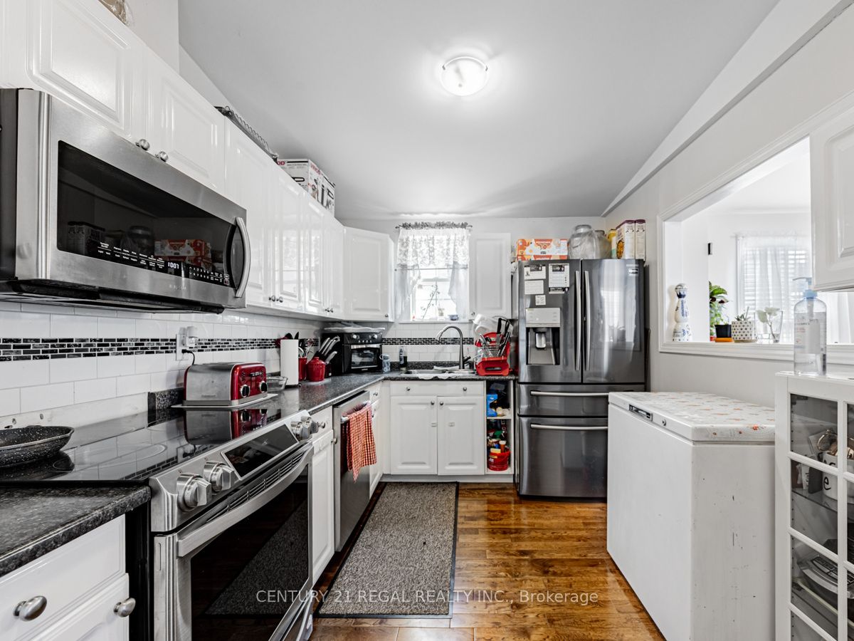 160 Bruce Street Property Photo 11