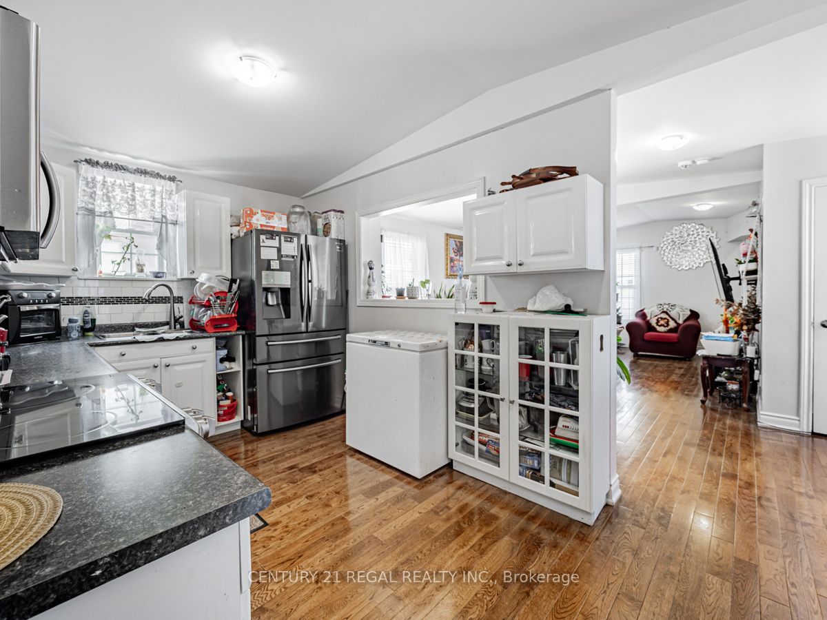 160 Bruce Street Property Photo 12