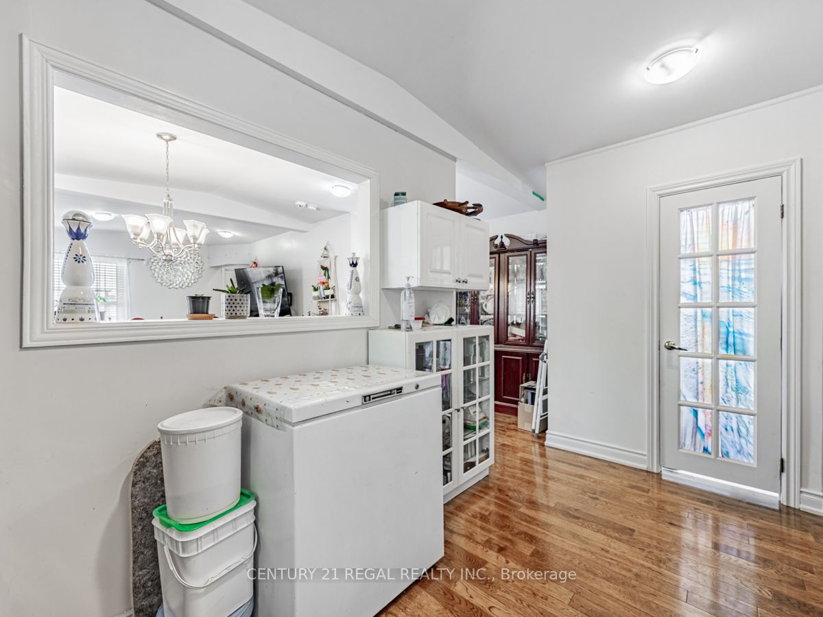 160 Bruce Street Property Photo 13