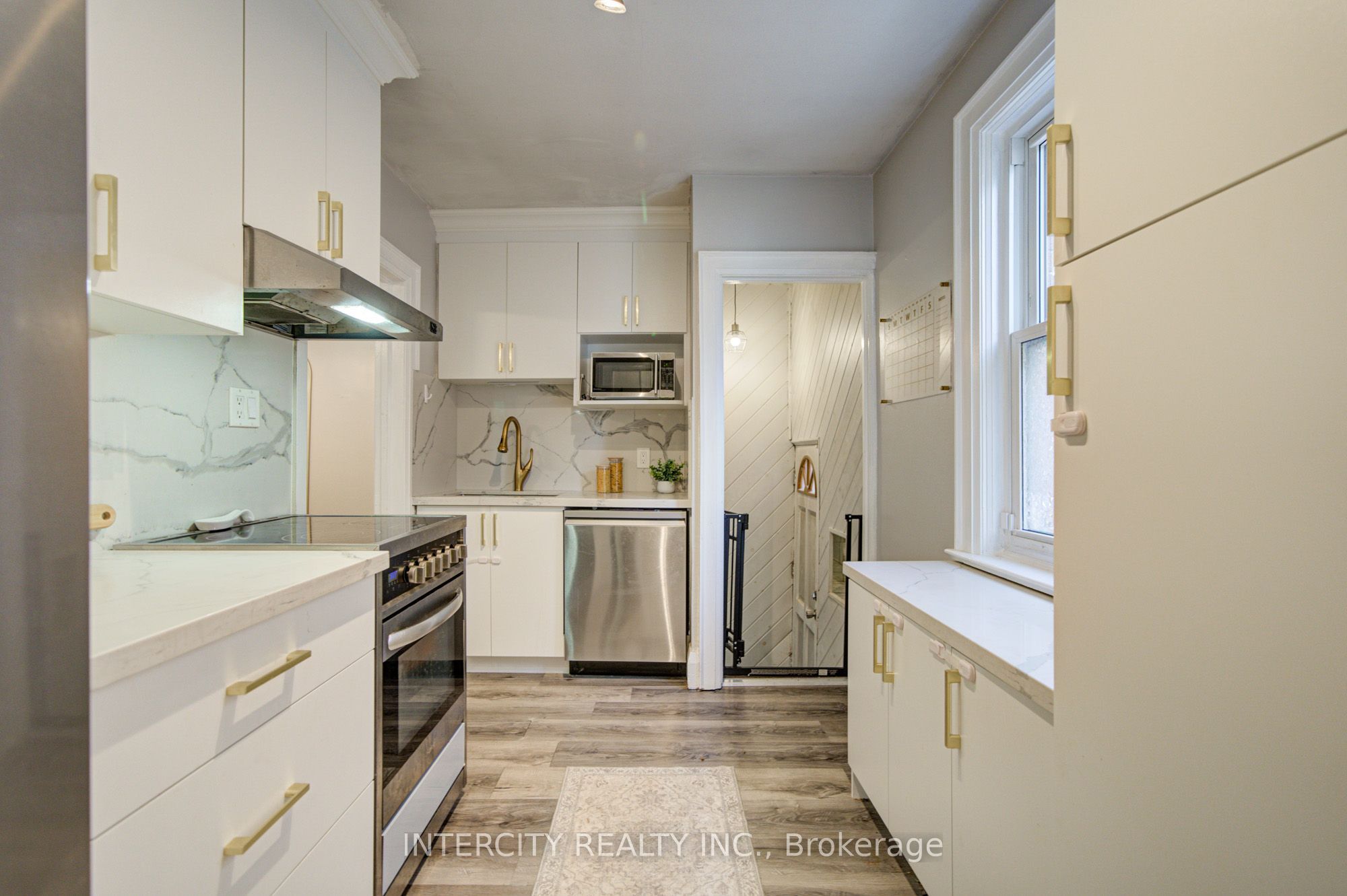 256 Blantyre Avenue Property Photo 1