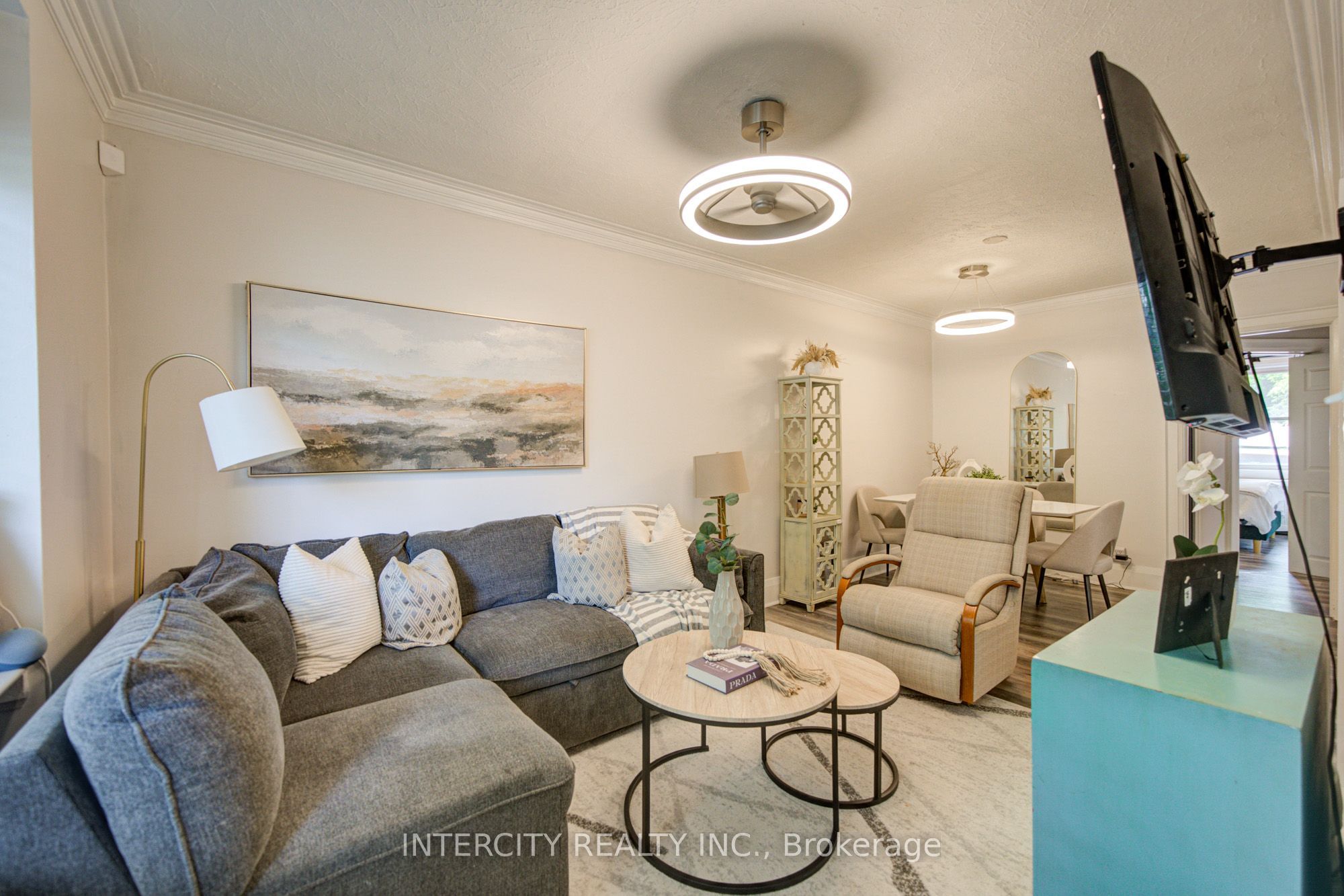 256 Blantyre Avenue Property Photo 6