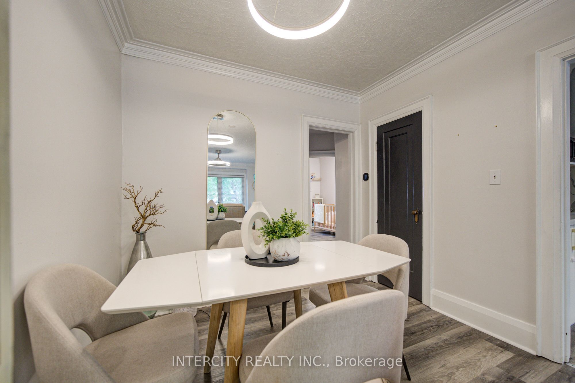 256 Blantyre Avenue Property Photo 8