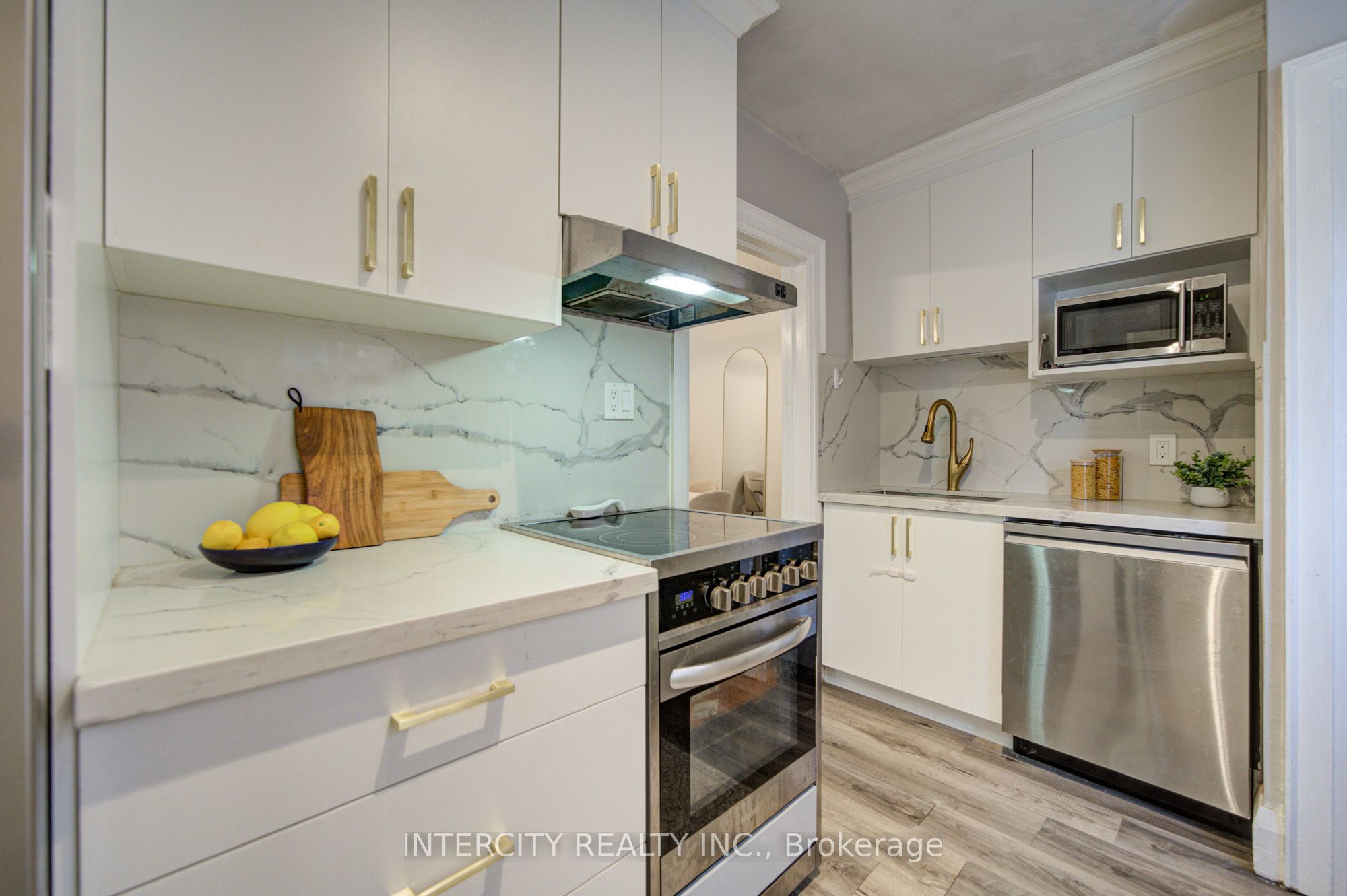 256 Blantyre Avenue Property Photo 11