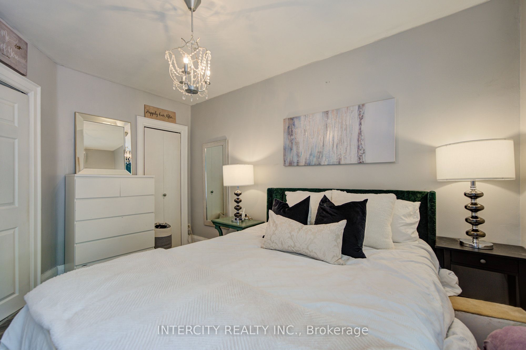 256 Blantyre Avenue Property Photo 13