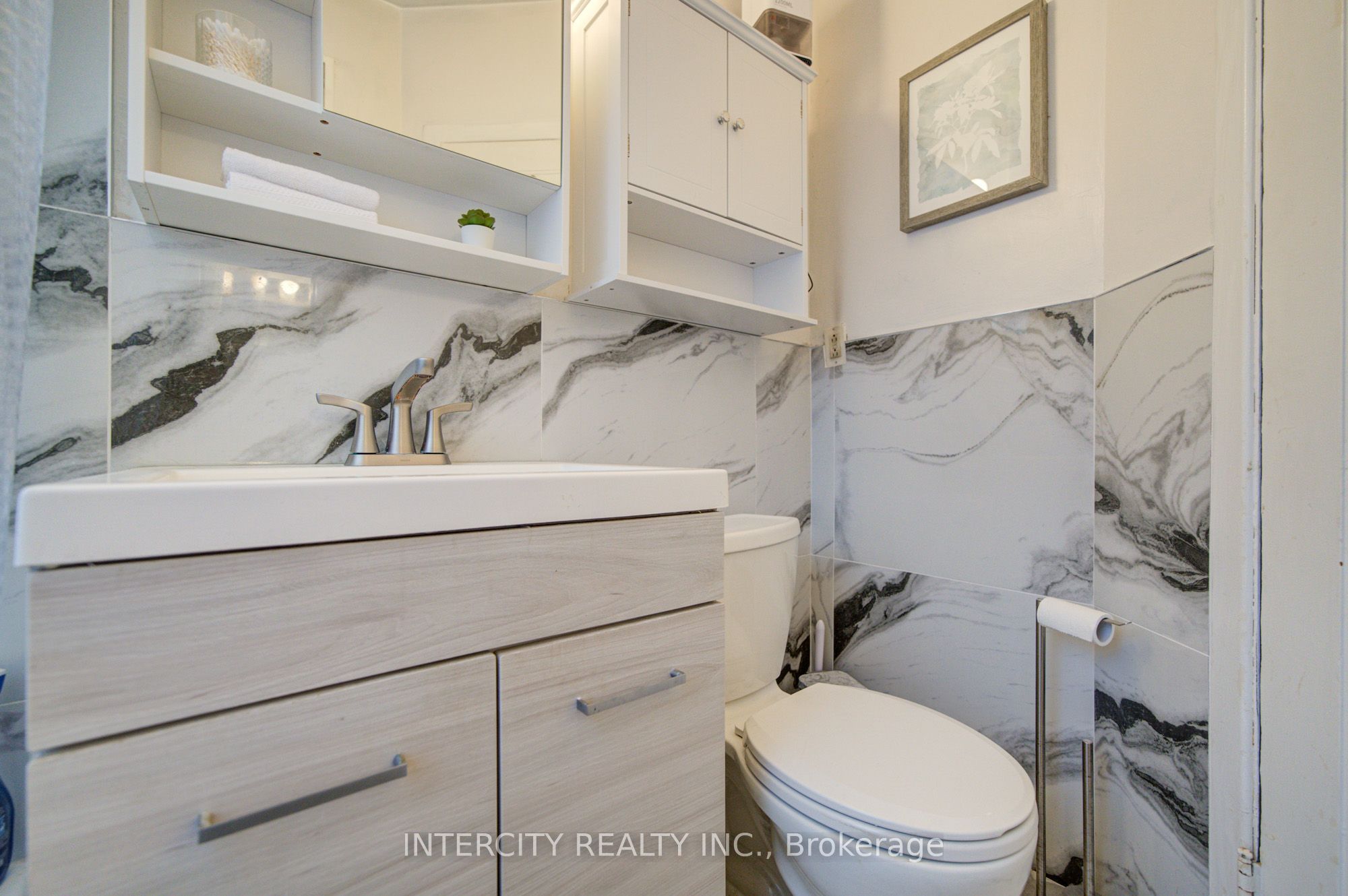 256 Blantyre Avenue Property Photo 16