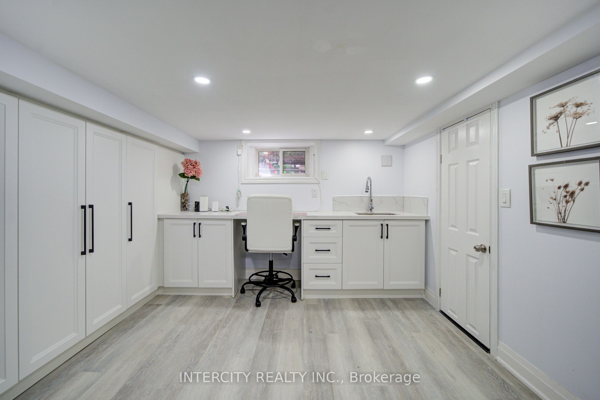 256 Blantyre Avenue Property Photo 19