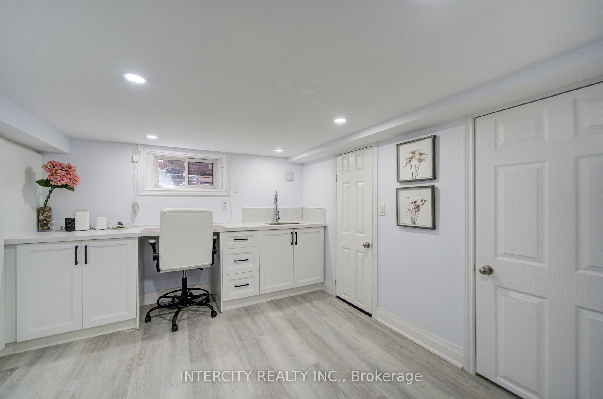 256 Blantyre Avenue Property Photo 24