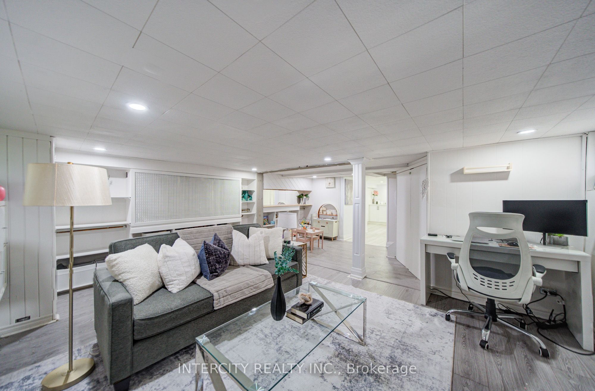 256 Blantyre Avenue Property Photo 25