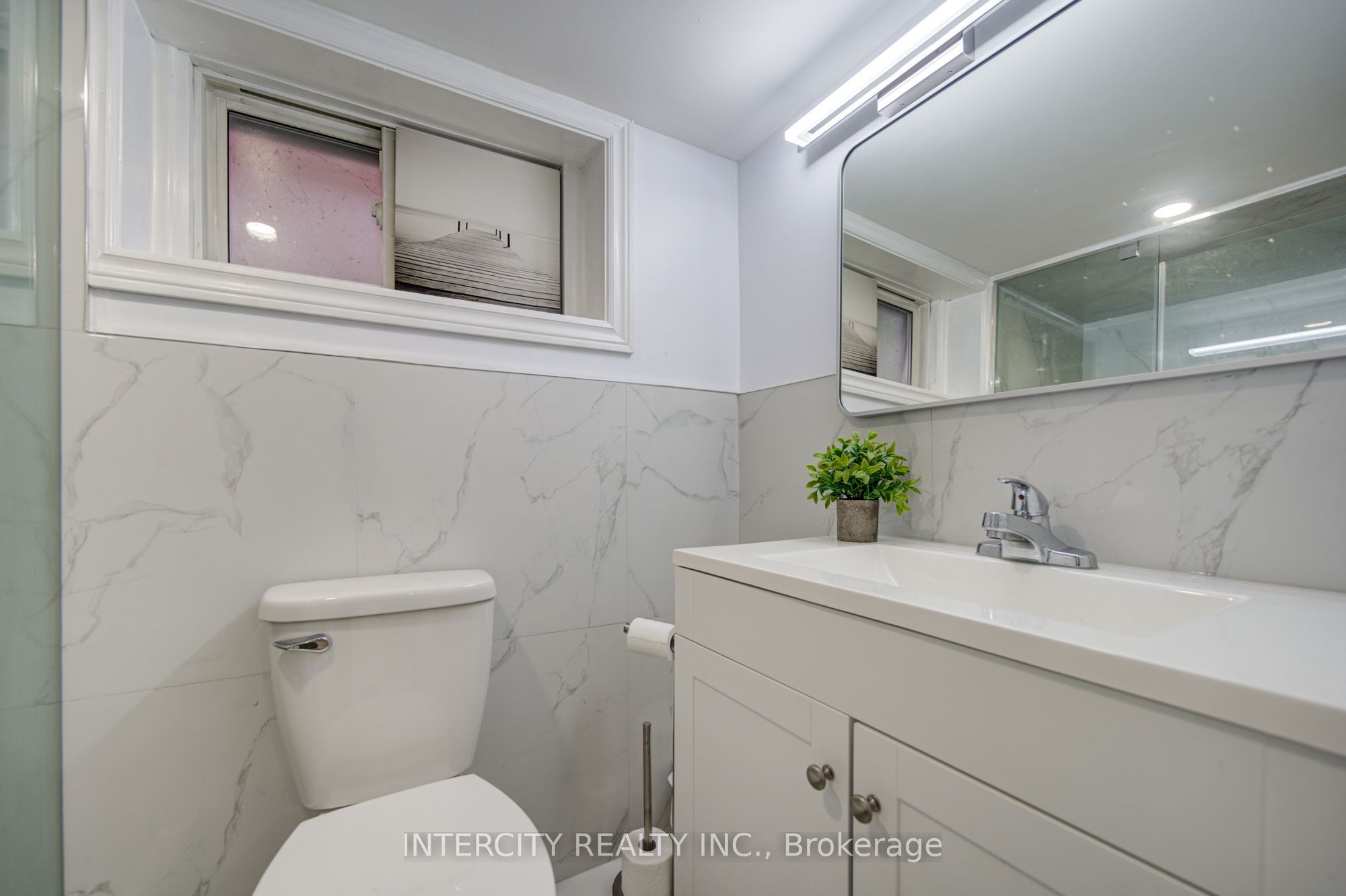 256 Blantyre Avenue Property Photo 29