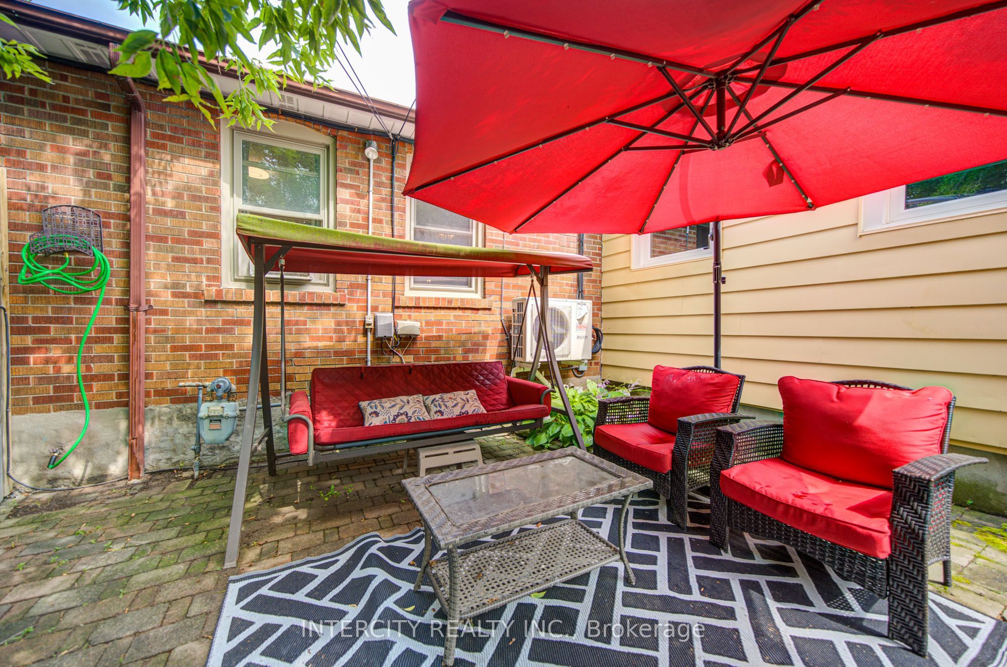 256 Blantyre Avenue Property Photo 35