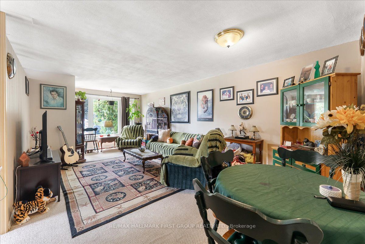 1014 Dunlop Street E Property Photo 6