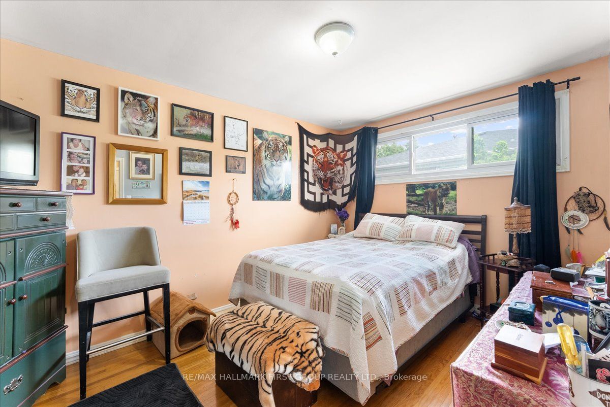 1014 Dunlop Street E Property Photo 11