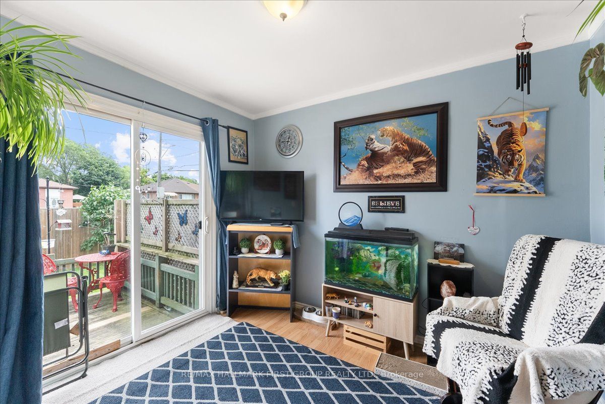 1014 Dunlop Street E Property Photo 15
