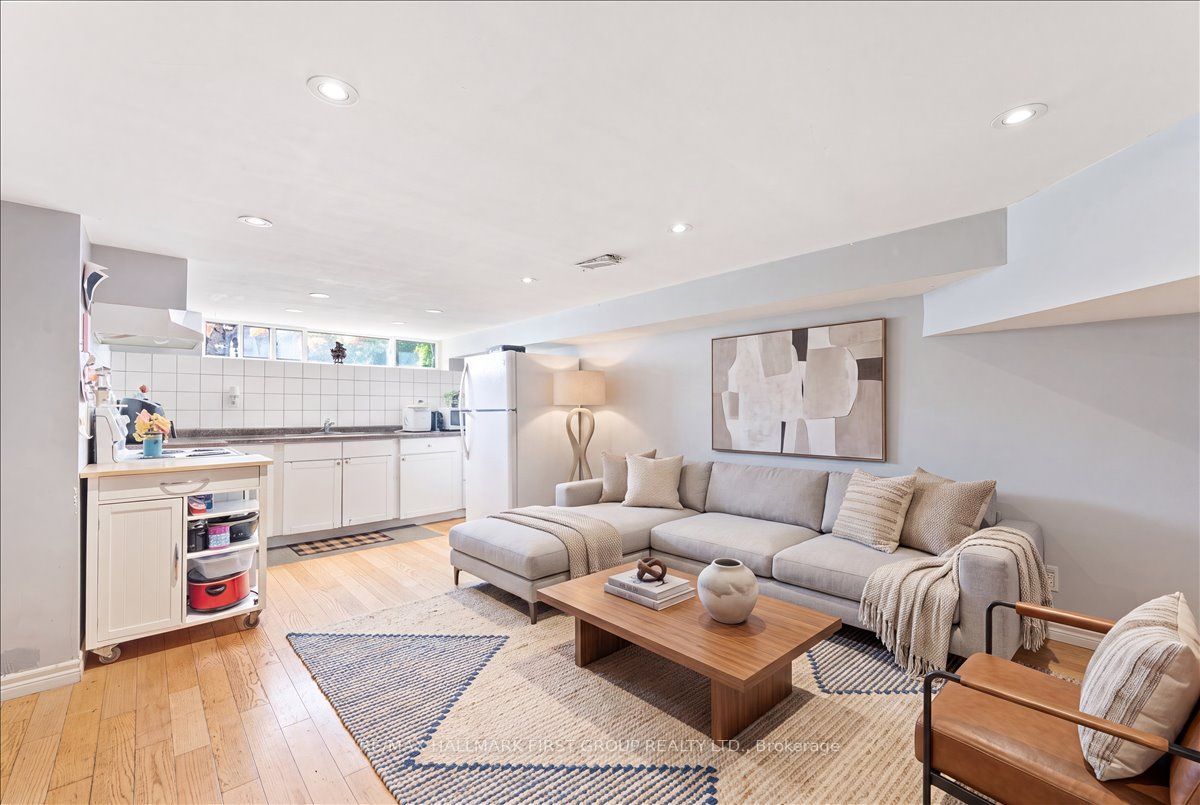1014 Dunlop Street E Property Photo 17