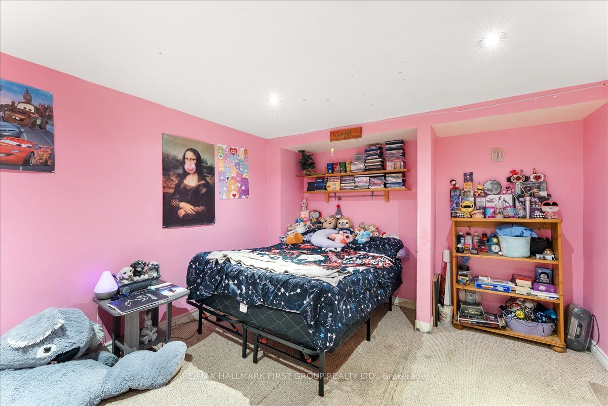 1014 Dunlop Street E Property Photo 23