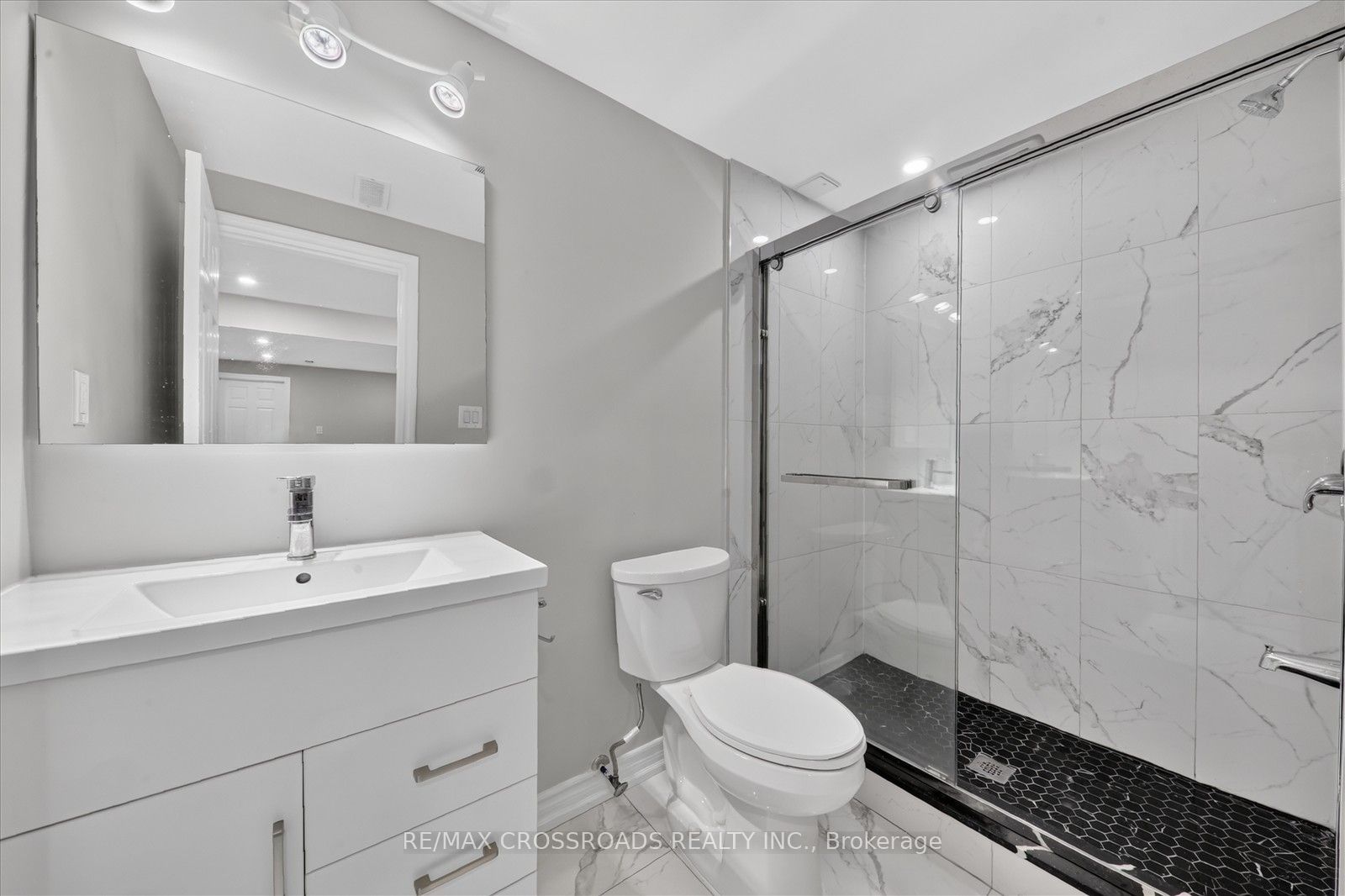 1626 Chilliwack Street Property Photo 32