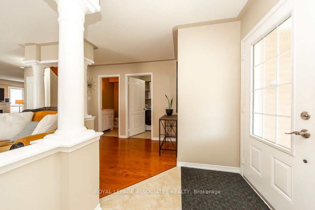 E13598568 Property Photo 6