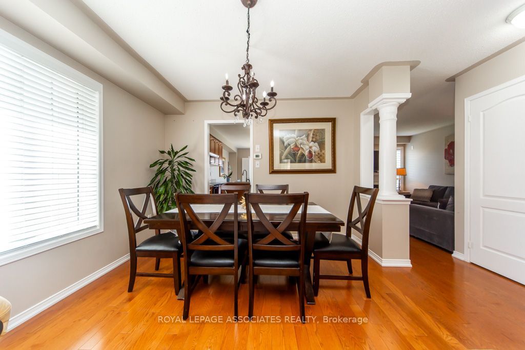 E13598568 Property Photo 11