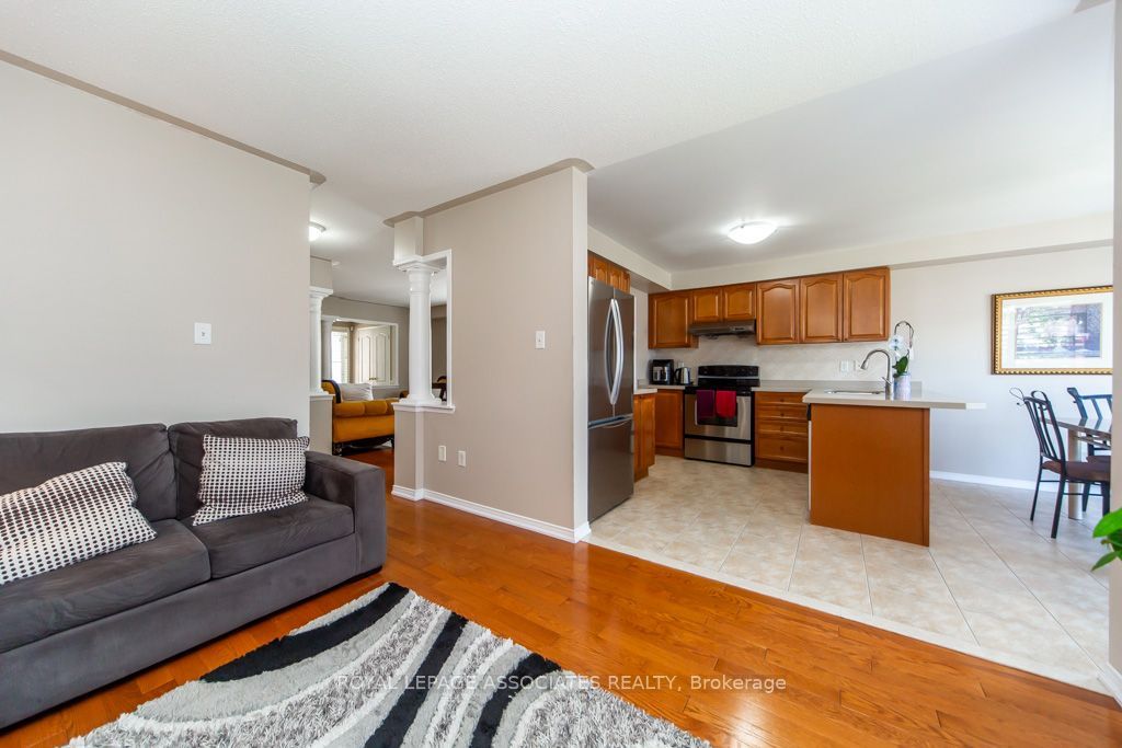 E13598568 Property Photo 15